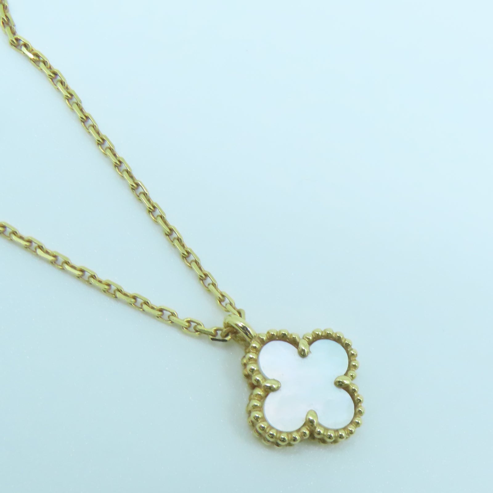 Van Cleef &amp; Arpels 18K Gold/Mother of Pearl Necklace Gold Buckle Necklace White