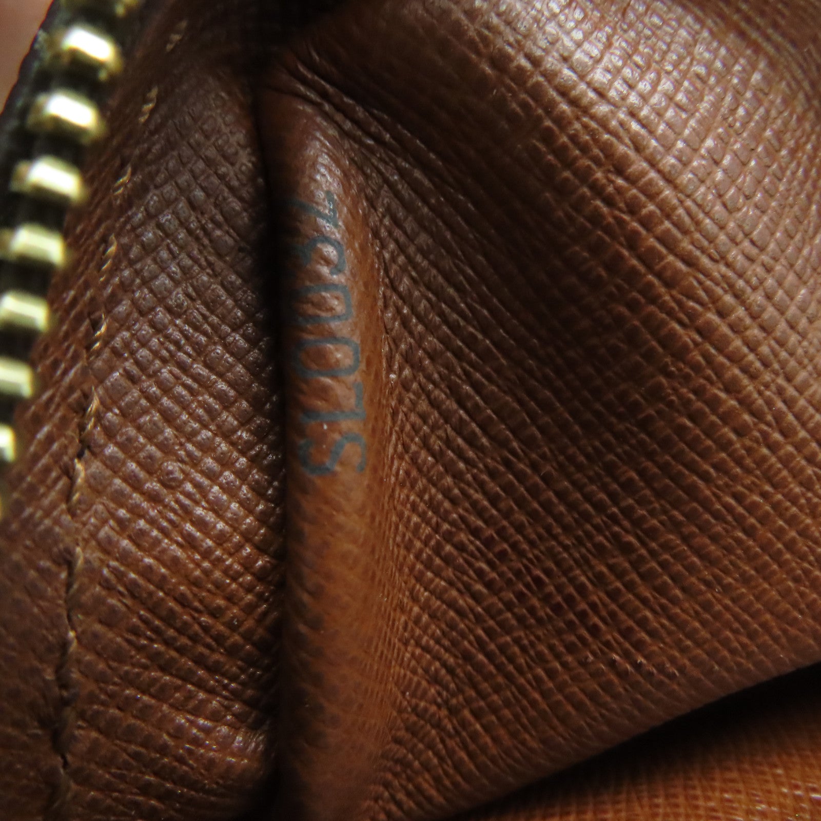 LOUIS VUITTON Monogram Pochette Marly Bandouliere Shoulder Bag金扣肩背袋啡色