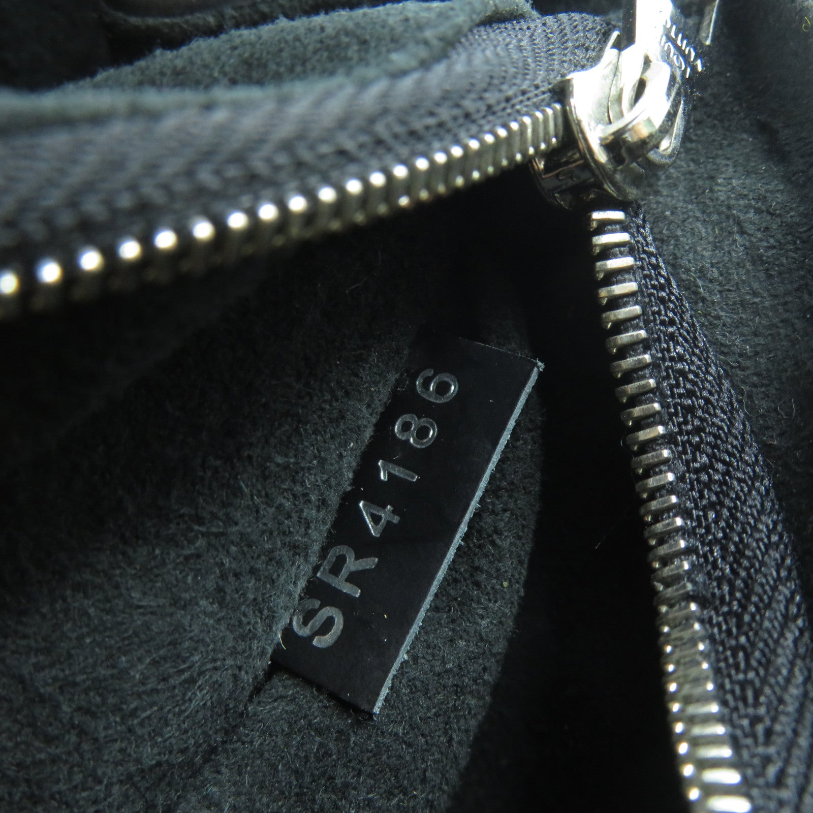 LOUIS VUITTON Epi Cluny BB銀扣手挽肩背兩用袋黑色