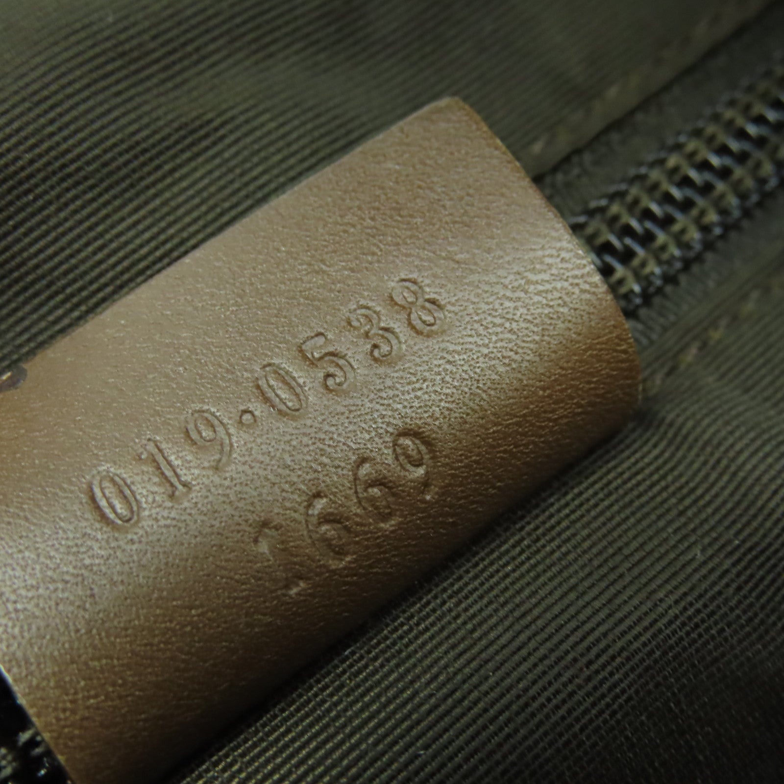 GUCCI 帆布Shoulder Bag銀扣肩背袋啡色