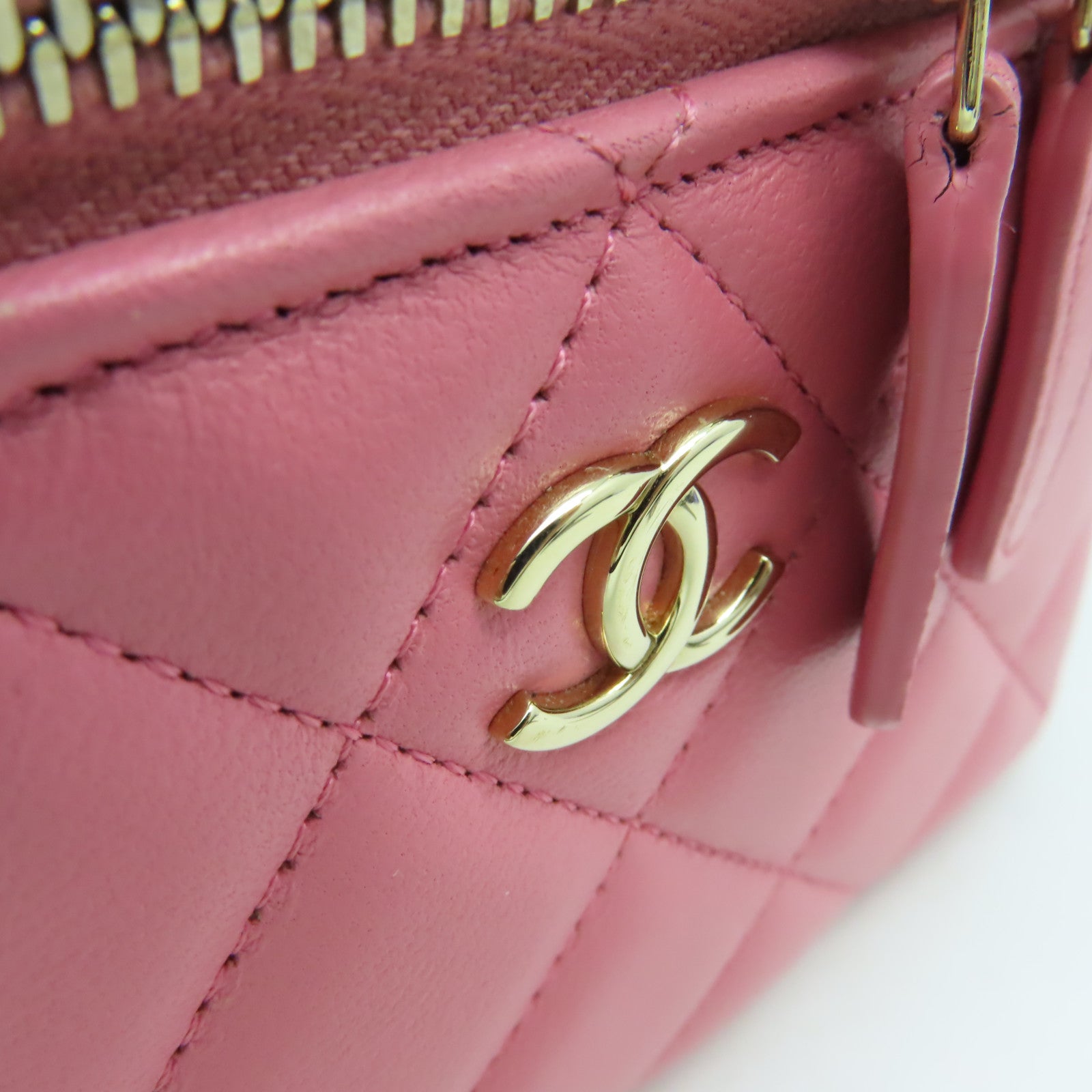 CHANEL 菱格牛皮皮革Vanity Rectangular Chain Shoulder Bag金扣鏈帶肩背化妝包粉紅色