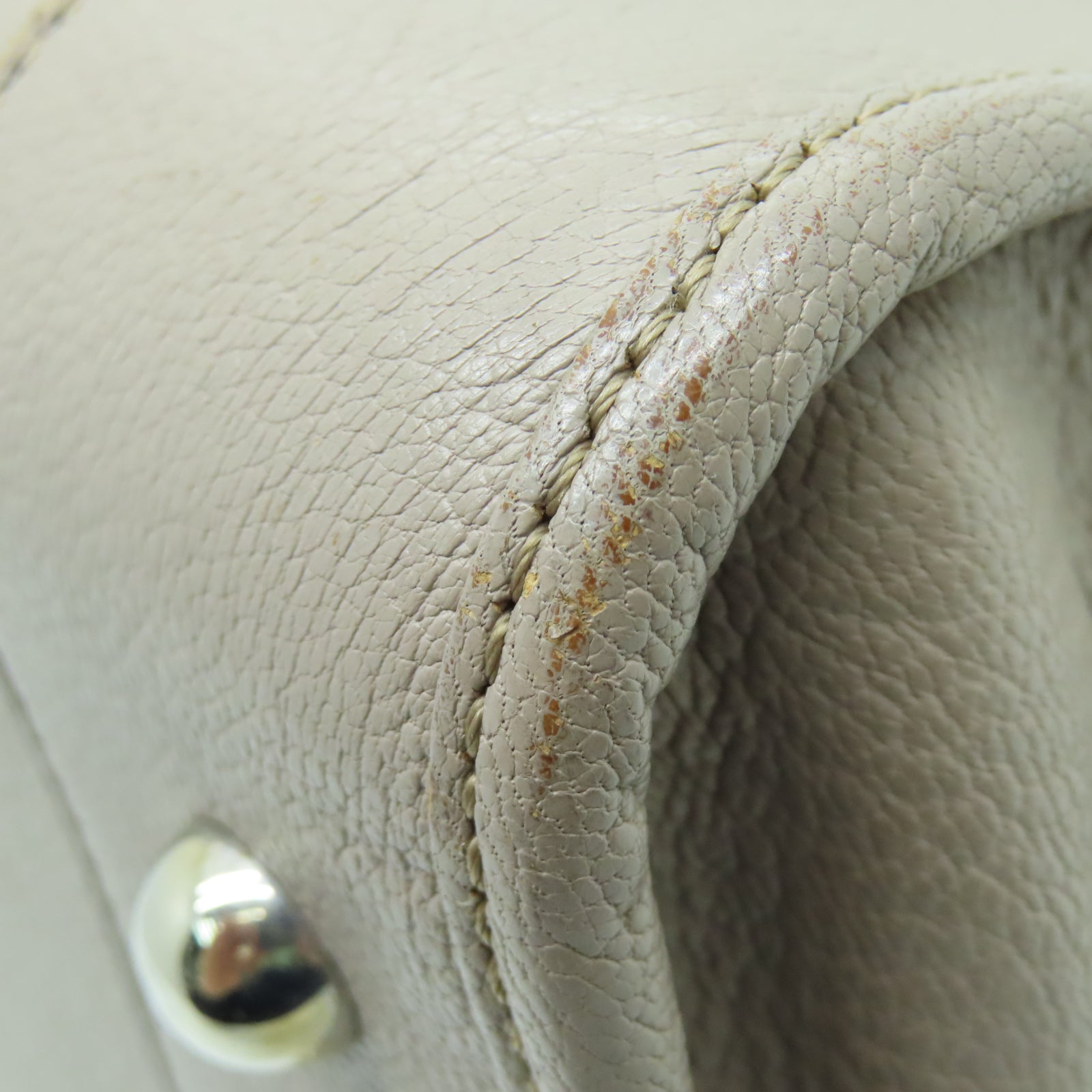 LOEWE 牛皮皮革Handbag銀扣手挽袋灰色
