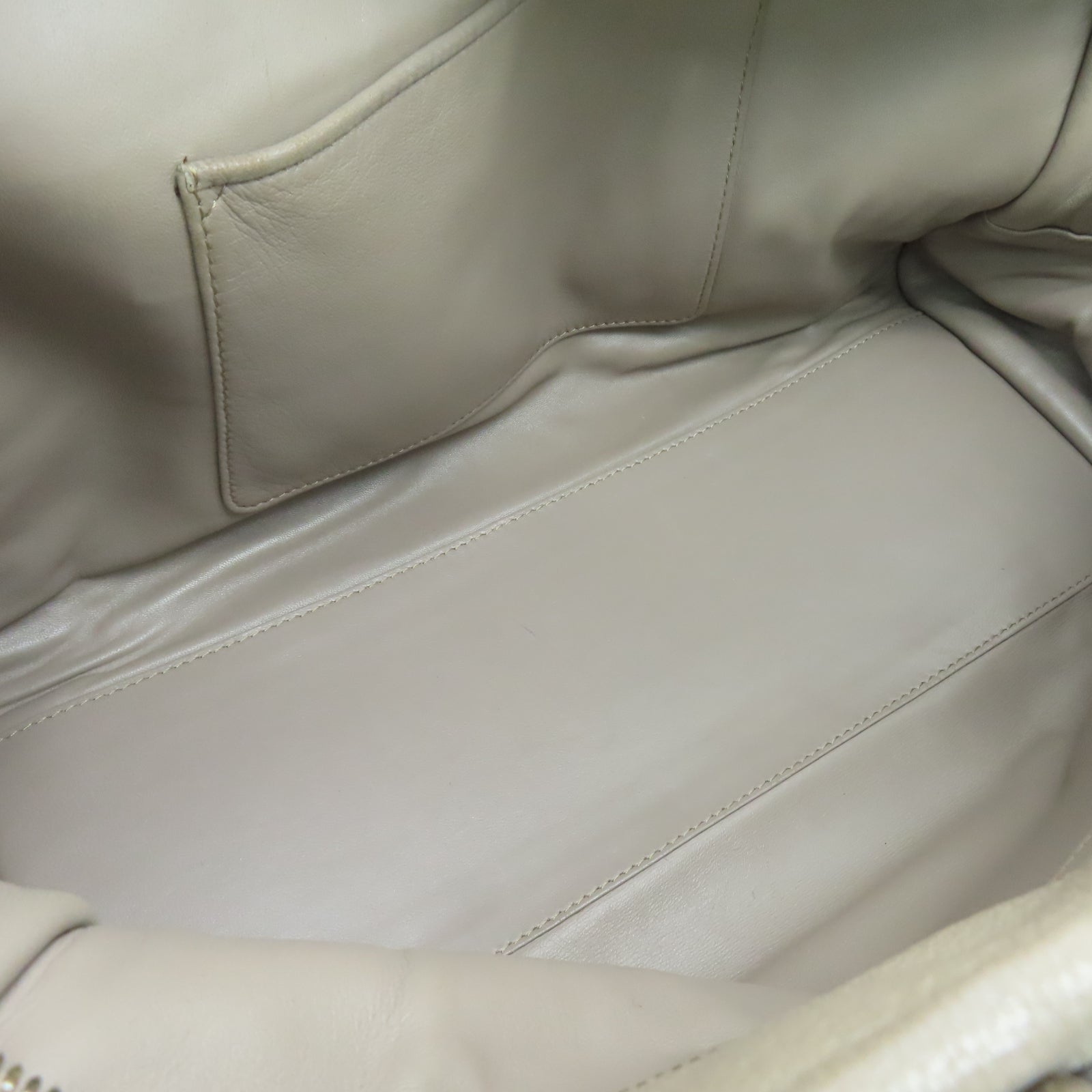 LOEWE 牛皮皮革Handbag銀扣手挽袋灰色