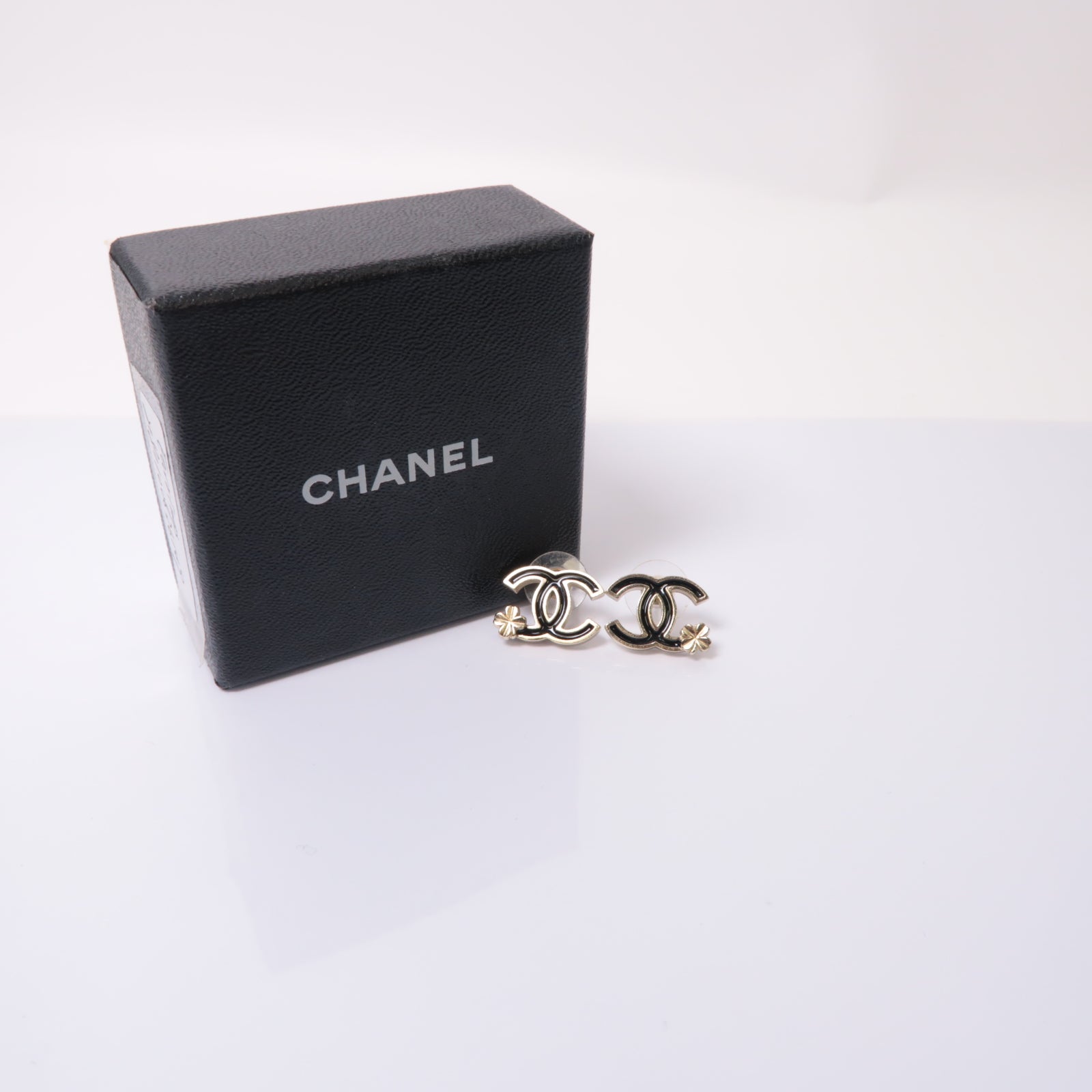 CHANEL 金屬Earrings耳環金色/黒色