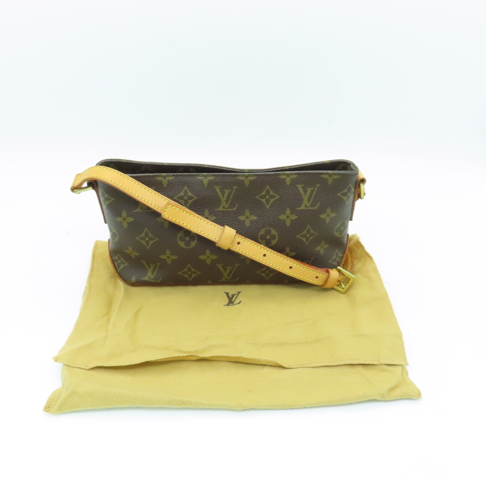 LOUIS VUITTON Monogram Trotteur金扣肩背袋啡色