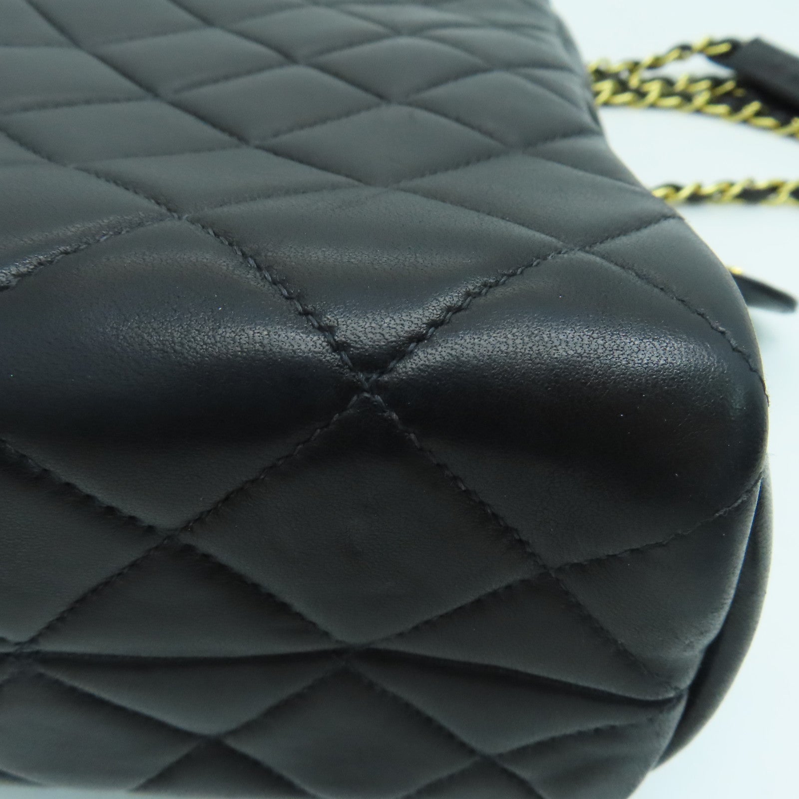 CHANEL 菱格羊皮皮革Chain Shoulder金扣肩背袋黑色