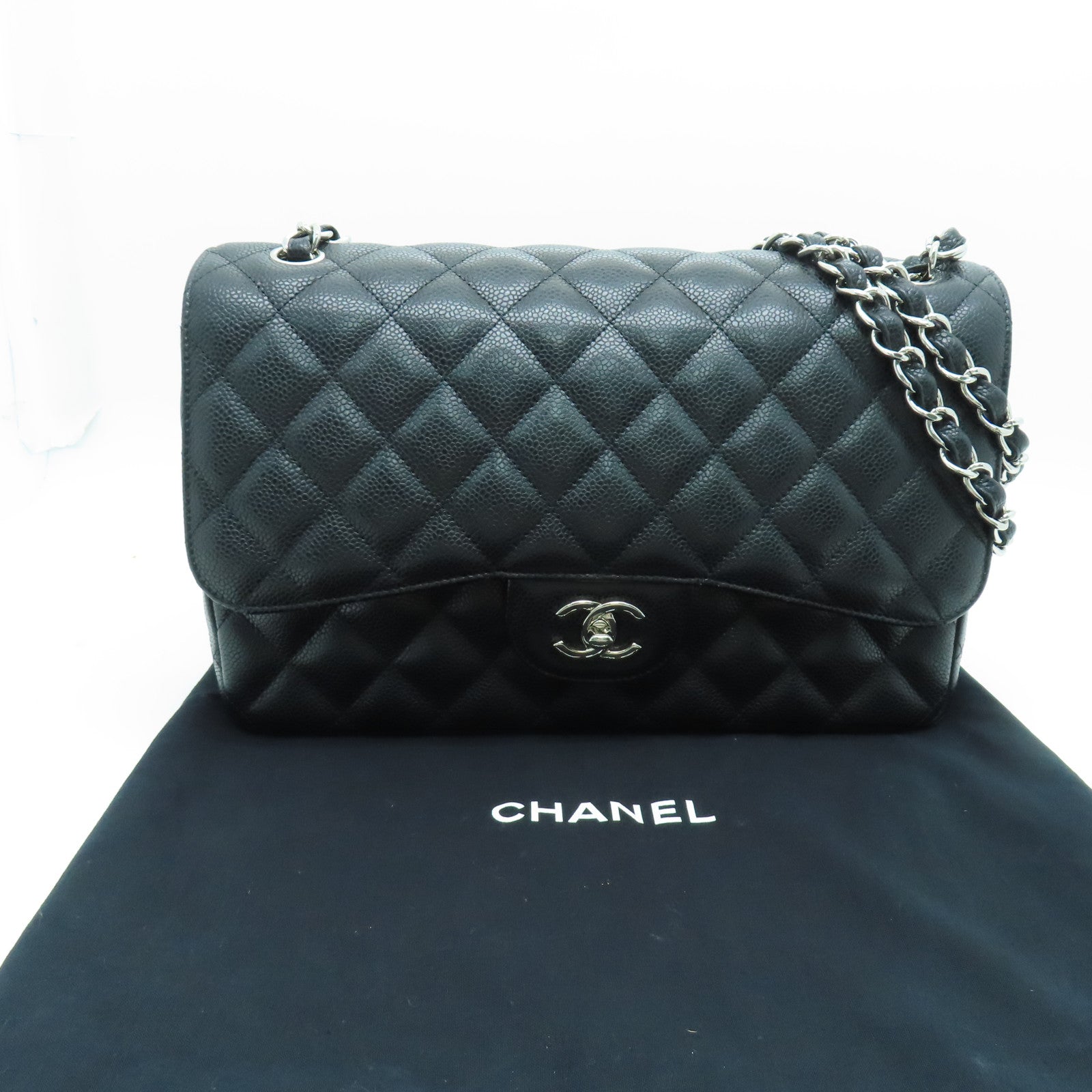 CHANEL 菱格Caviar皮革Classic Jumbo银扣肩背袋黑色