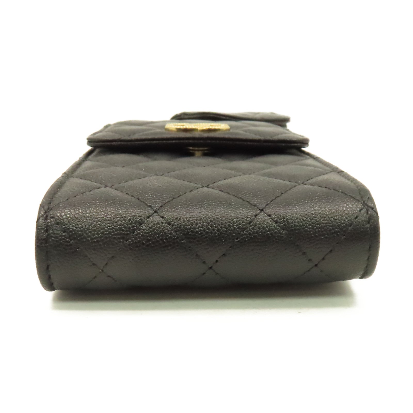 CHANEL 菱格Caviar皮革Phone And Airpods Case金扣鏈帶手機/耳機袋黑色