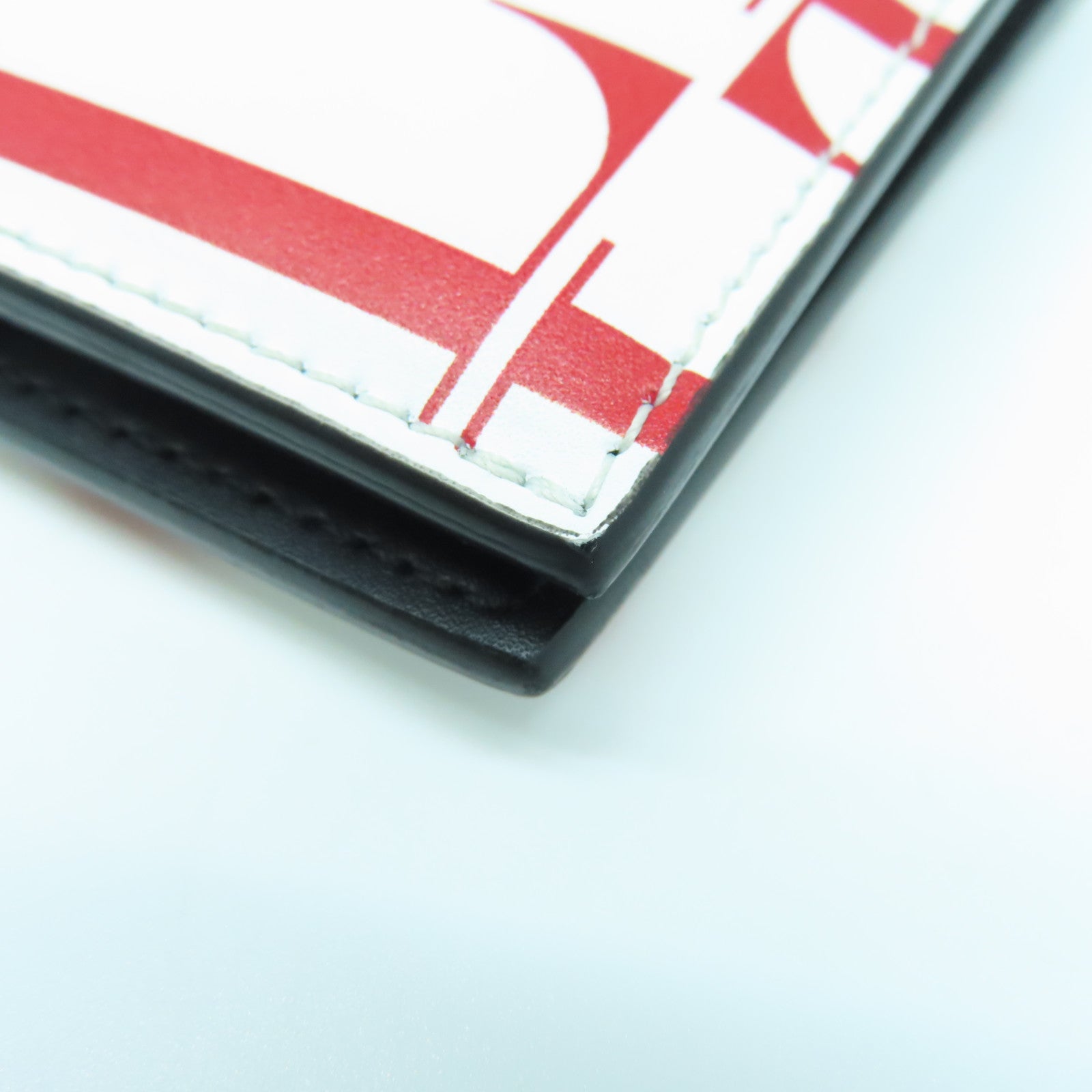 Valentino 牛皮皮革Card Holder卡片套白色