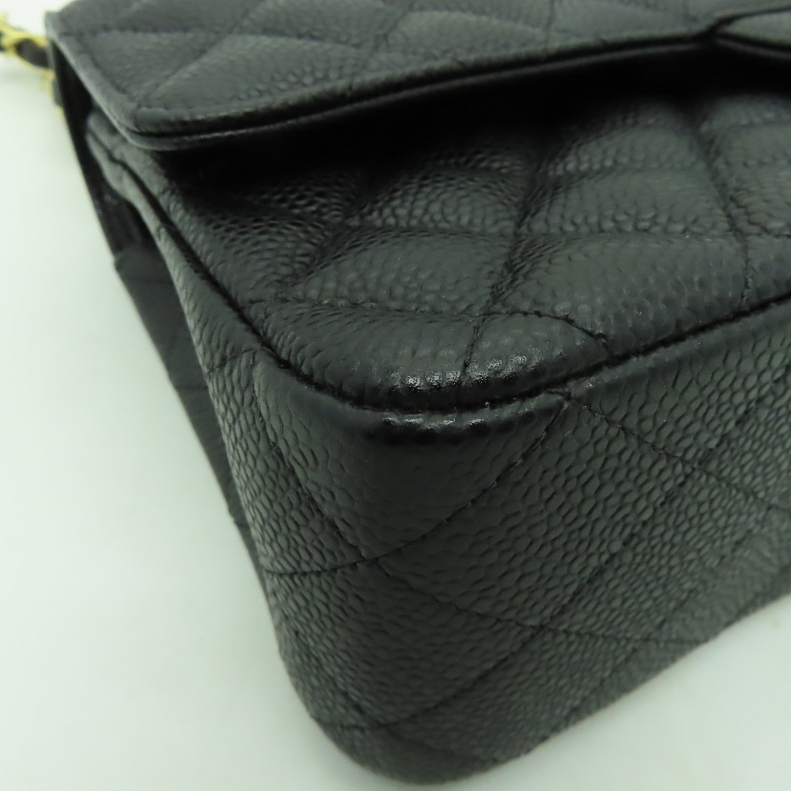 CHANEL 菱格Caviar皮革Classic Flap 25金扣鏈帶肩背袋黒色