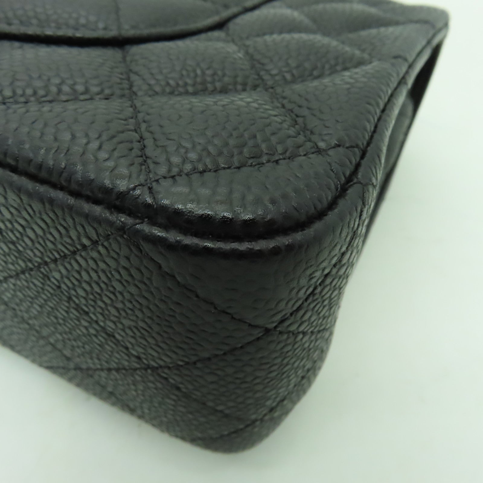 CHANEL 菱格Caviar皮革Classic Flap 25金扣鏈帶肩背袋黒色