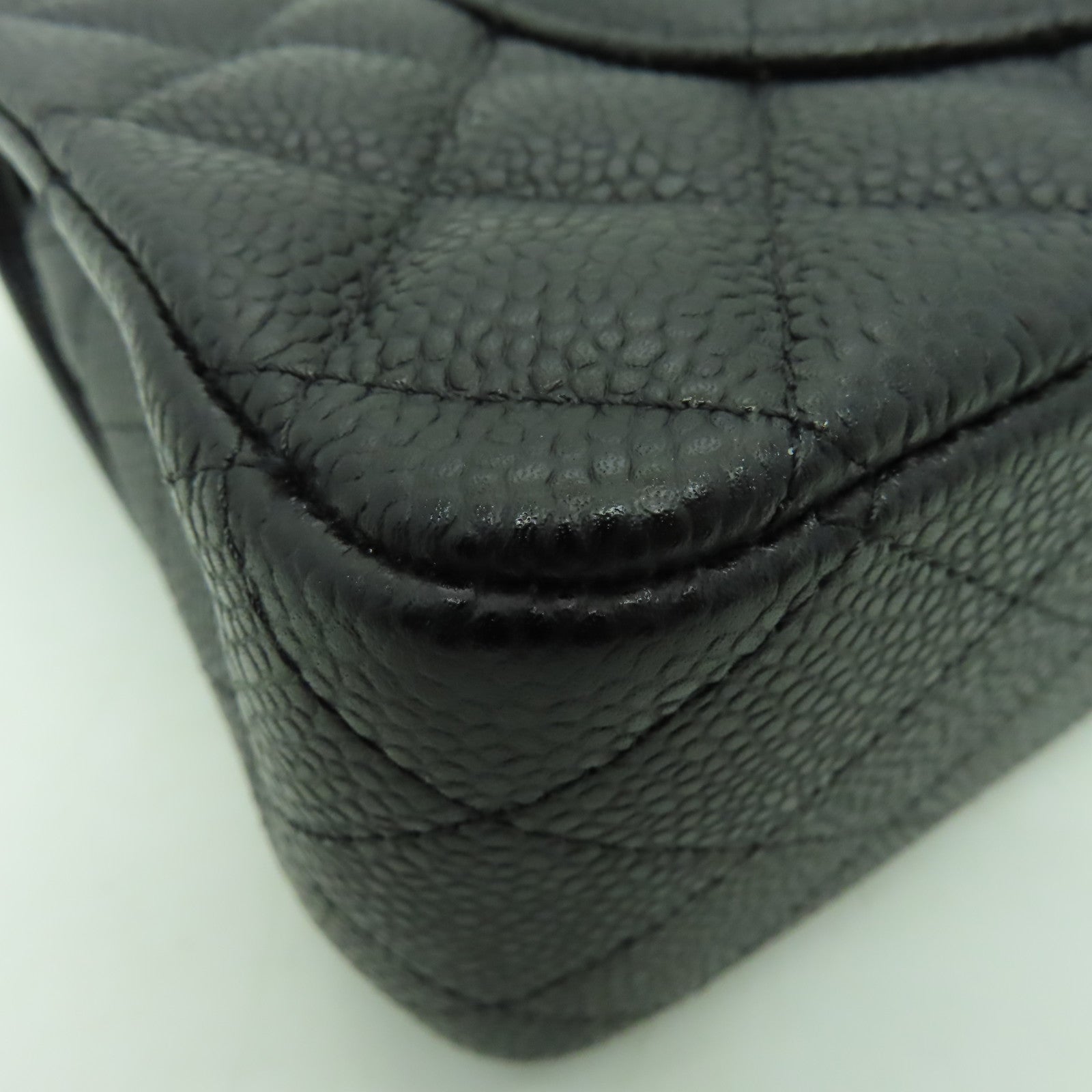 CHANEL 菱格Caviar皮革Classic Flap 25金扣鏈帶肩背袋黒色