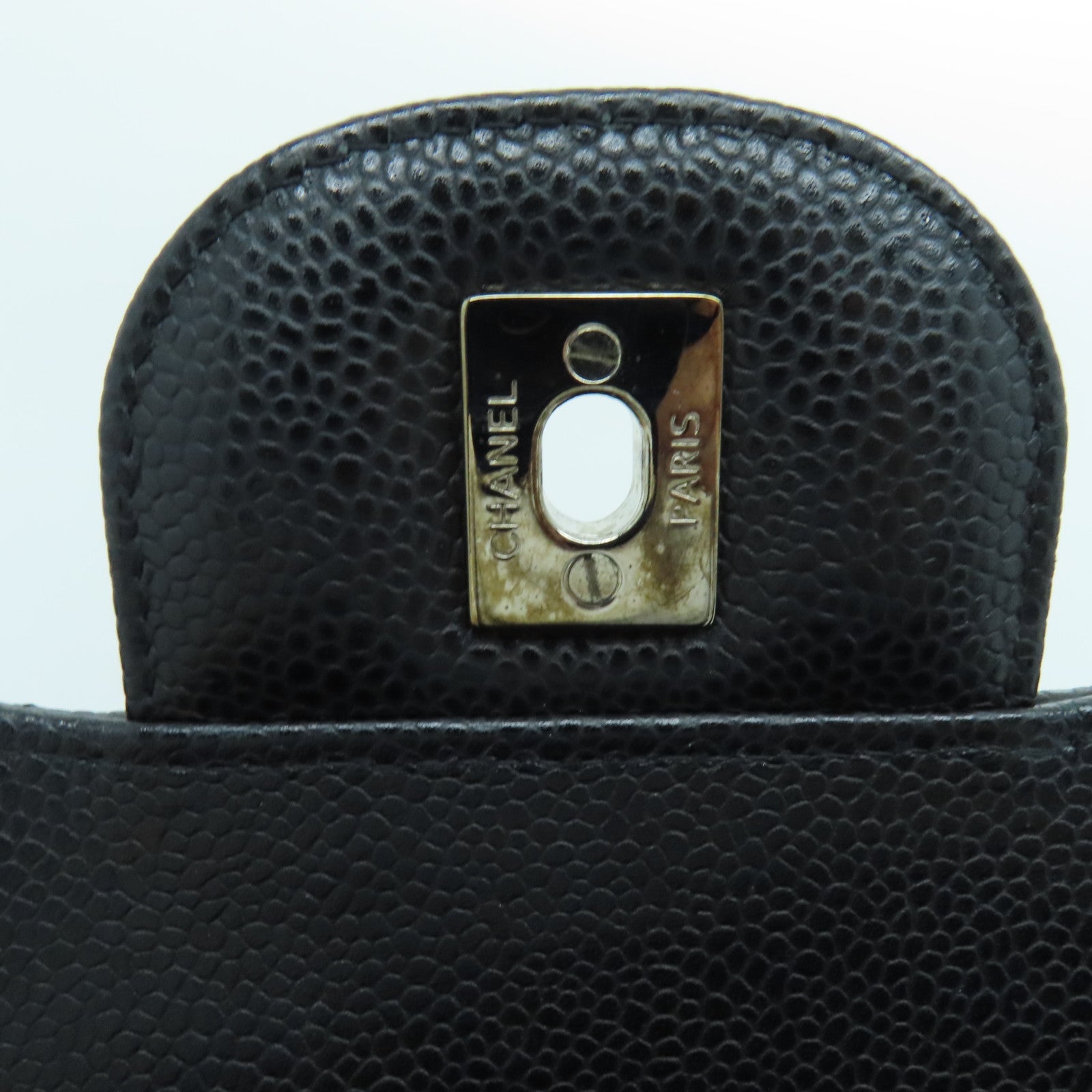 CHANEL 菱格Caviar皮革Classic Jumbo银扣肩背袋黑色