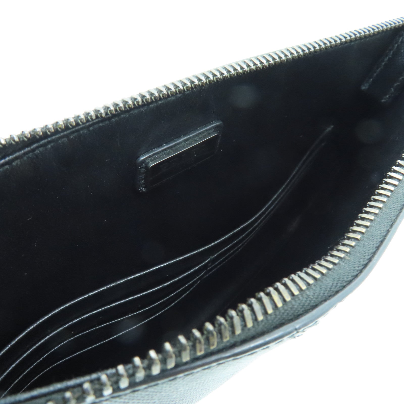 PRADA Saffiano皮革Clutch Bag银扣手拿包黑色