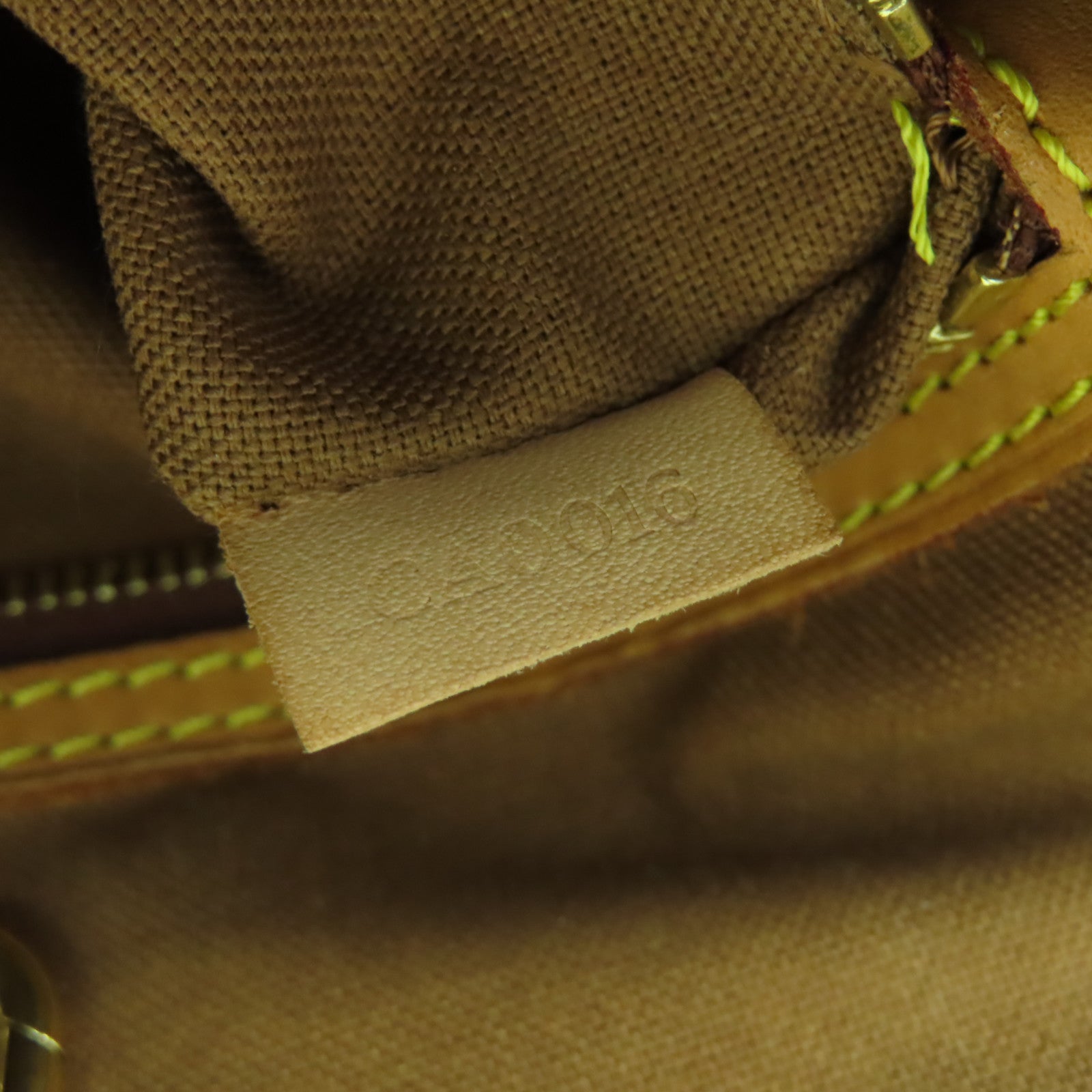 LOUIS VUITTON Monogram Batignolles Horizontal金扣肩背袋啡色