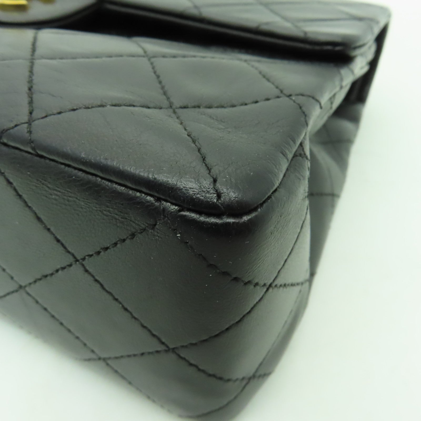 CHANEL 菱格羊皮皮革Vintage Shoulder金扣肩背袋黑色