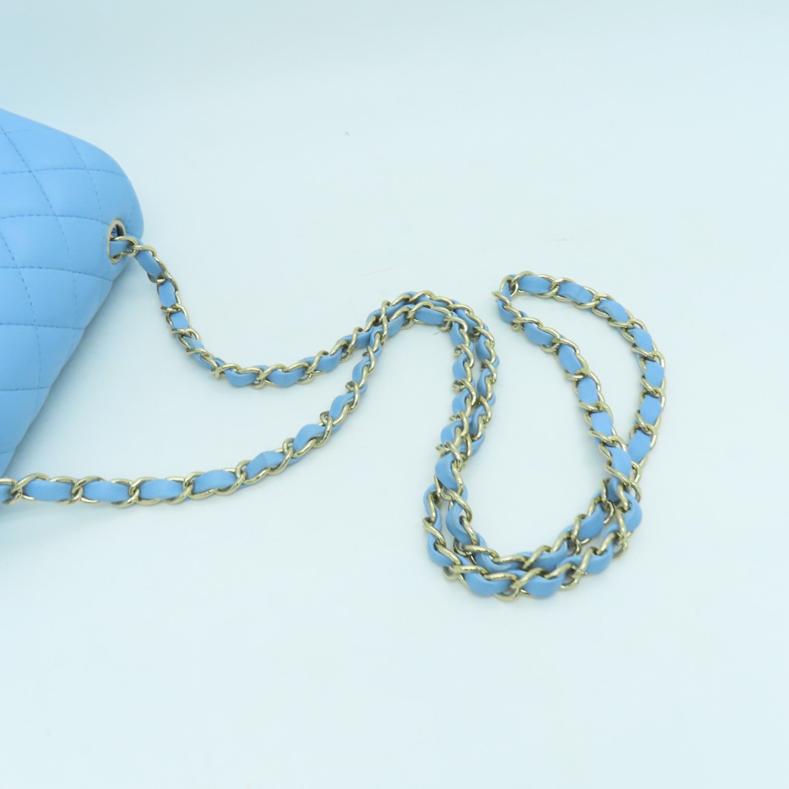 CHANEL 菱格羊皮皮革Classic Mini金扣肩背袋蓝色