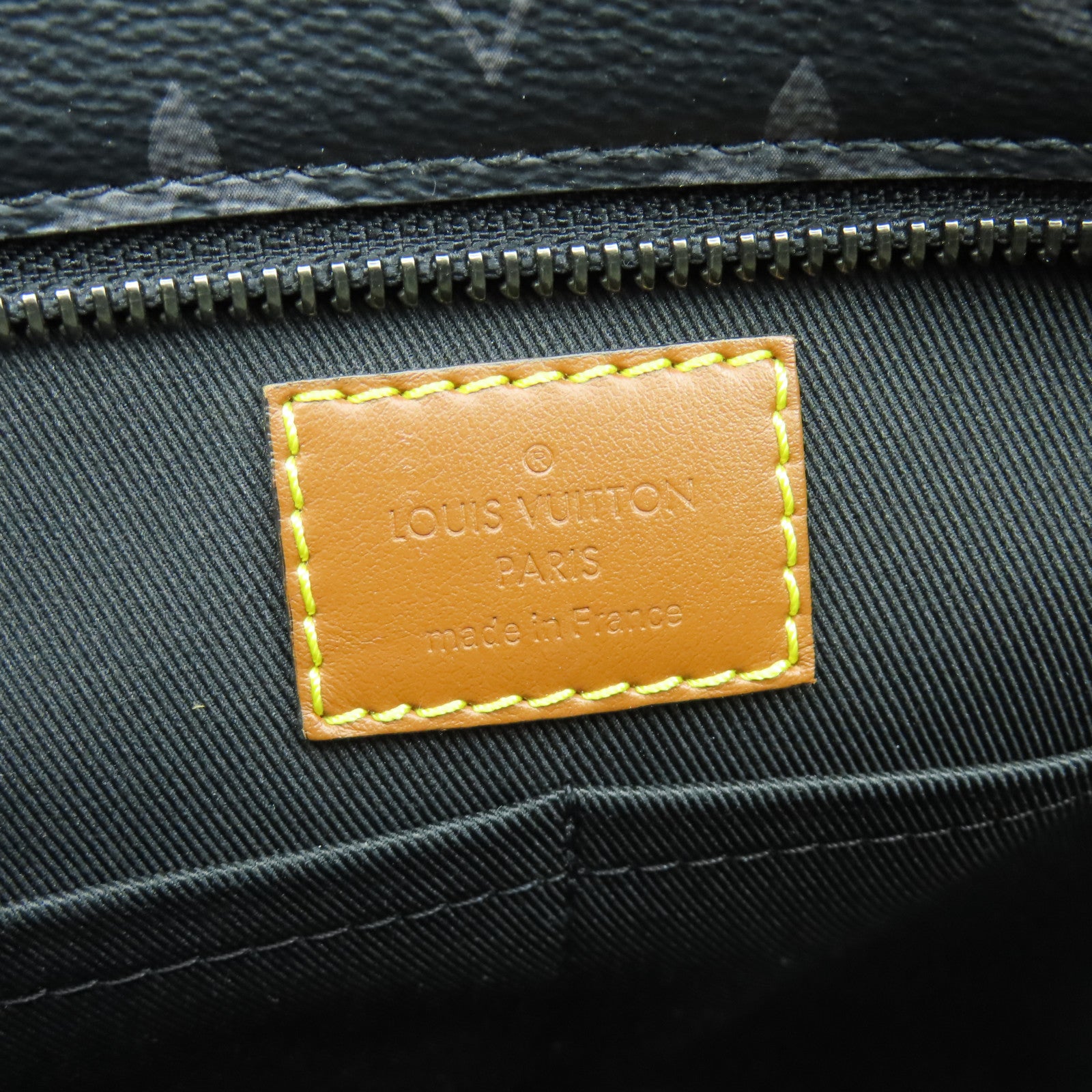 LOUIS VUITTON Monogram Eclipse BESACE ZIPEE銀扣肩背袋黑色