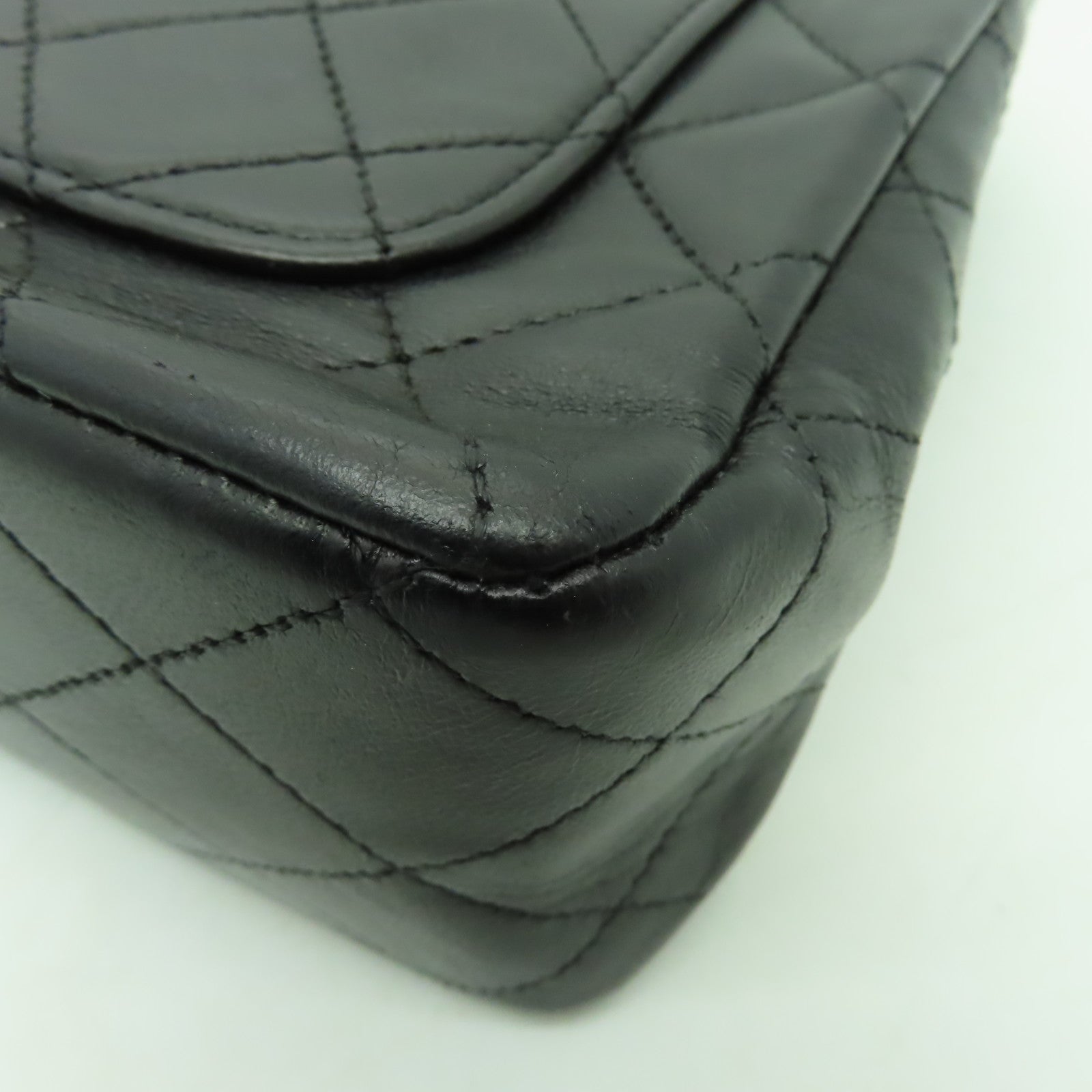CHANEL 菱格羊皮皮革Vintage Shoulder金扣肩背袋黑色