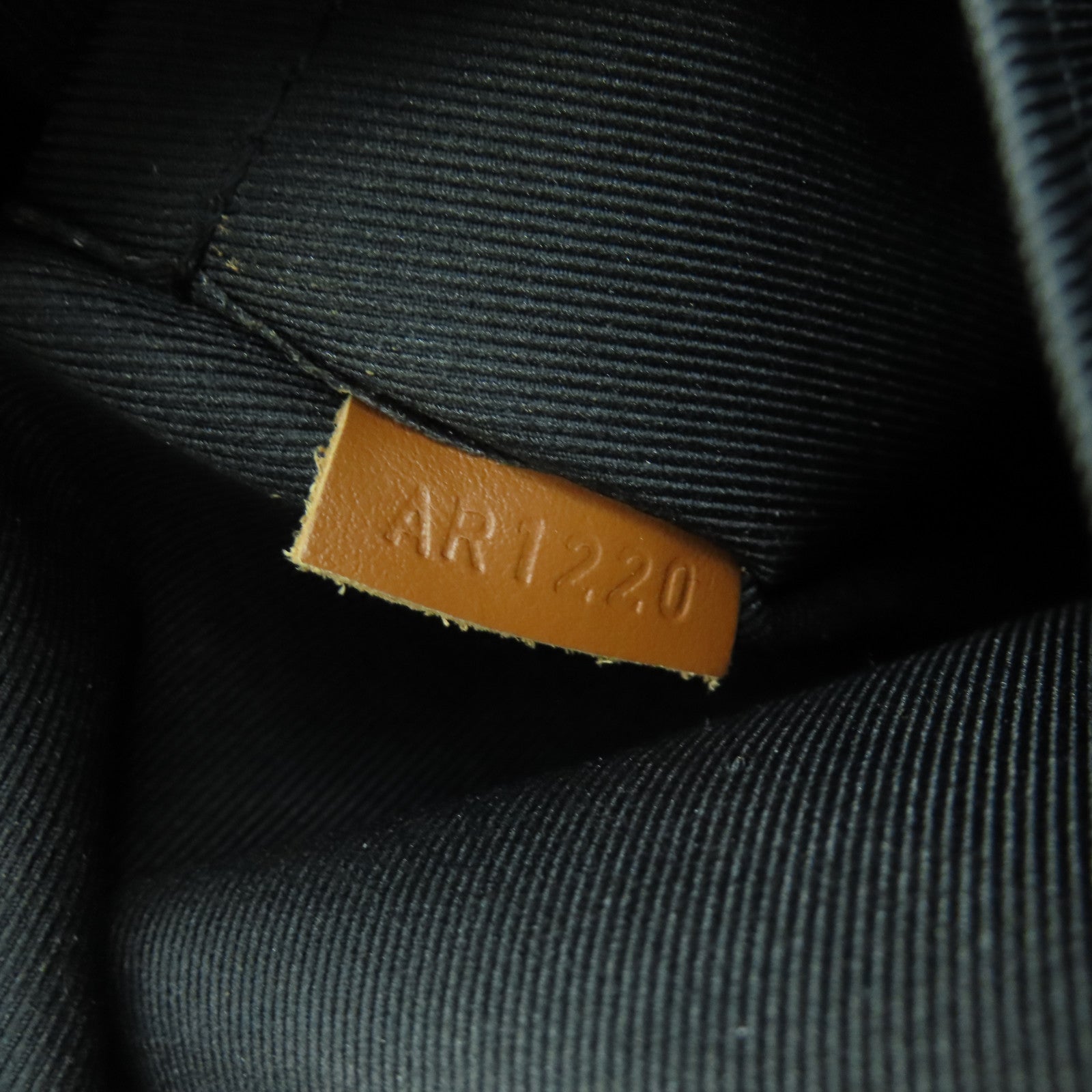 LOUIS VUITTON Monogram Eclipse BESACE ZIPEE銀扣肩背袋黑色