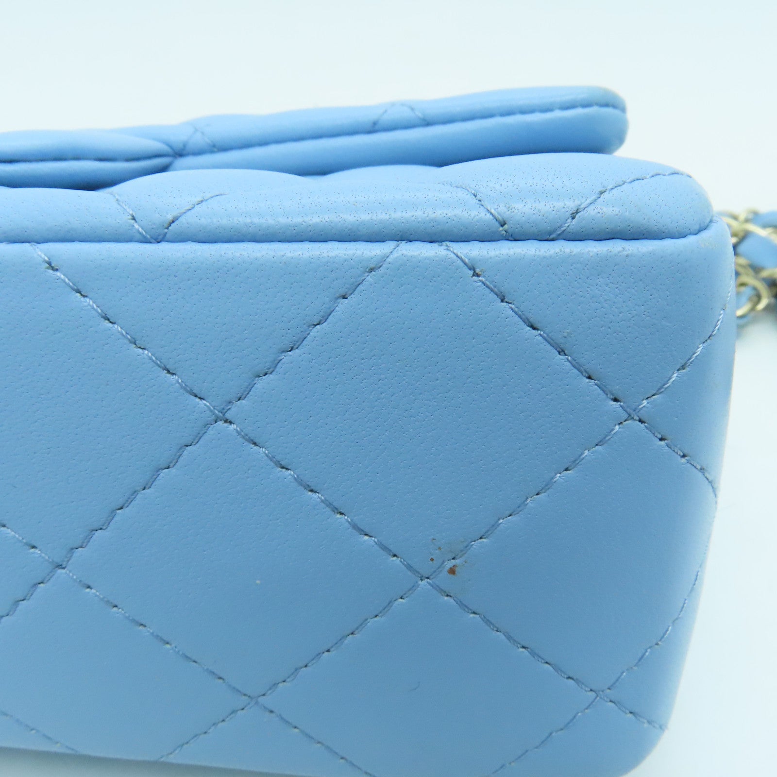 CHANEL 菱格羊皮皮革Classic Mini金扣肩背袋蓝色