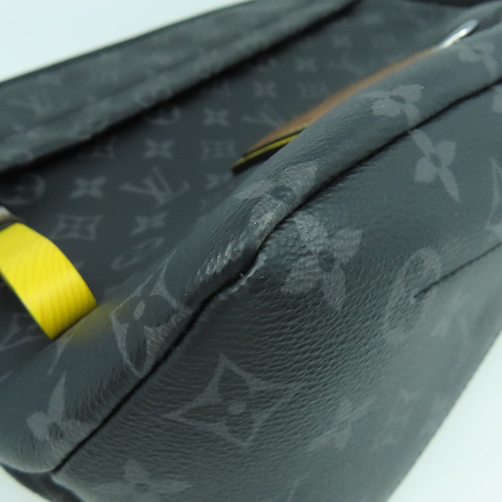 LOUIS VUITTON Monogram Eclipse BESACE ZIPEE銀扣肩背袋黑色