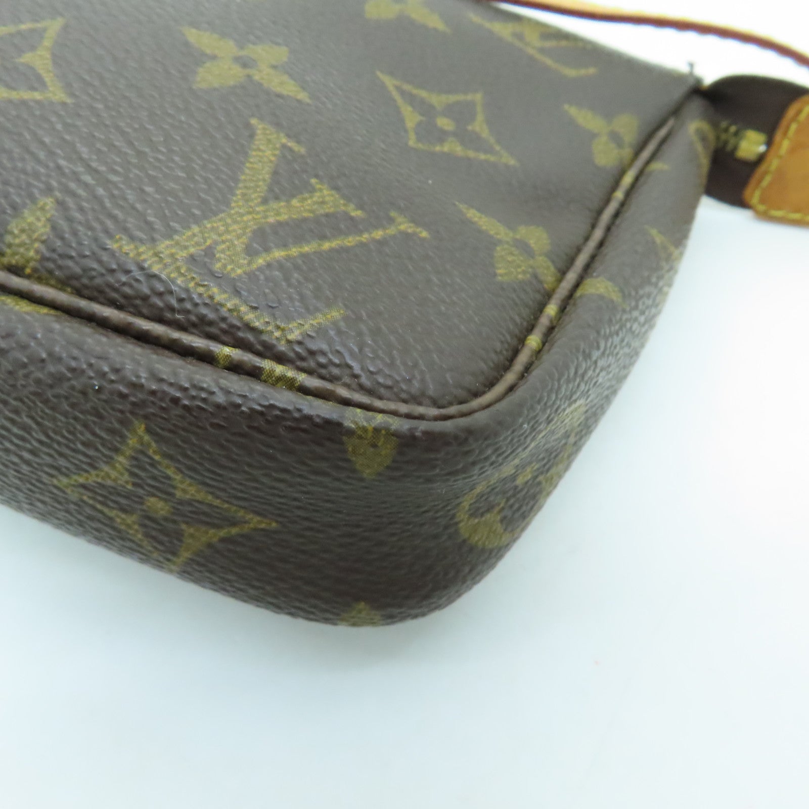 LOUIS VUITTON 【激減優惠】Monogram Pochette Accessoires金扣手挽袋啡色
