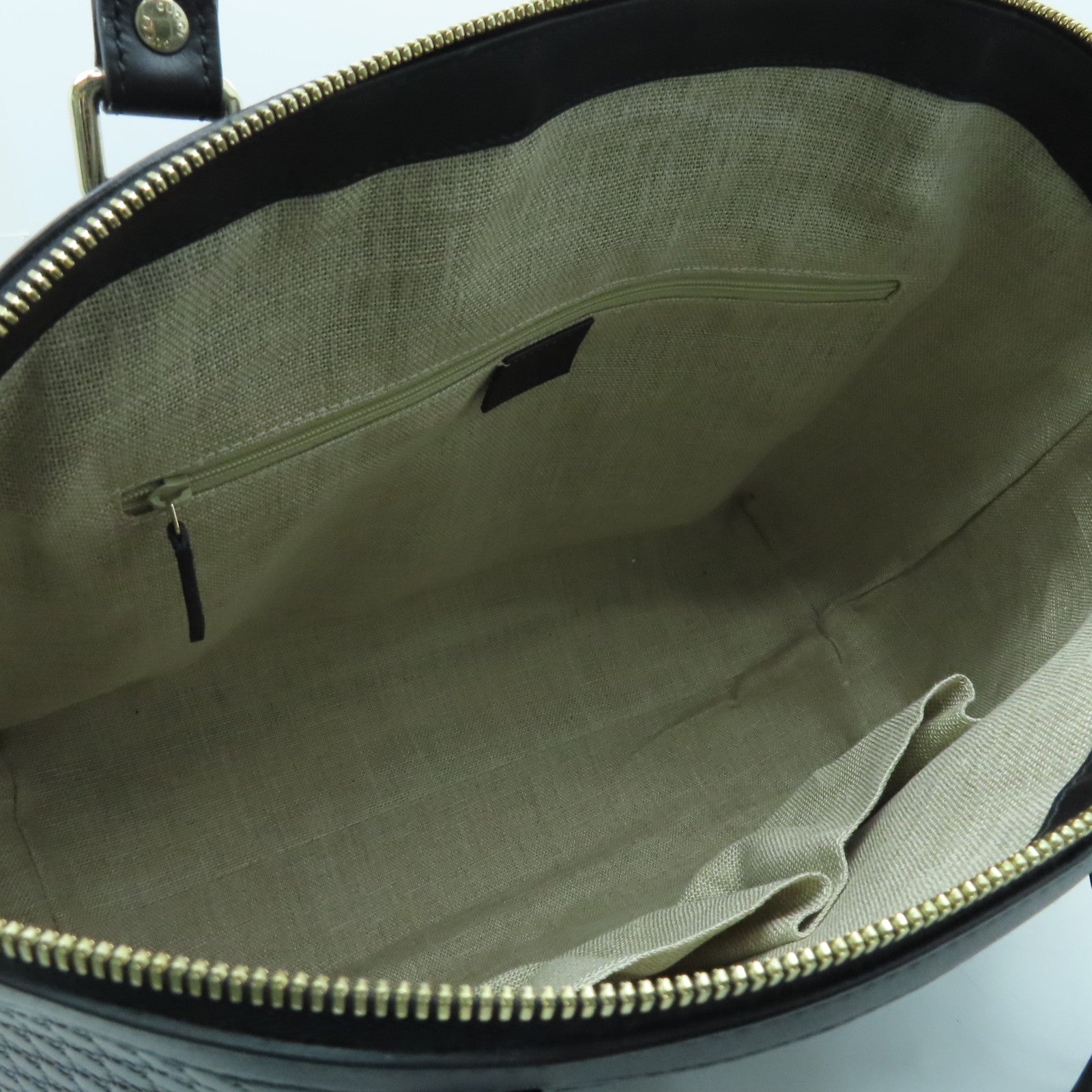 GUCCI Cowhide Leather Hand Bag Silver Buckle Hand Bag Black