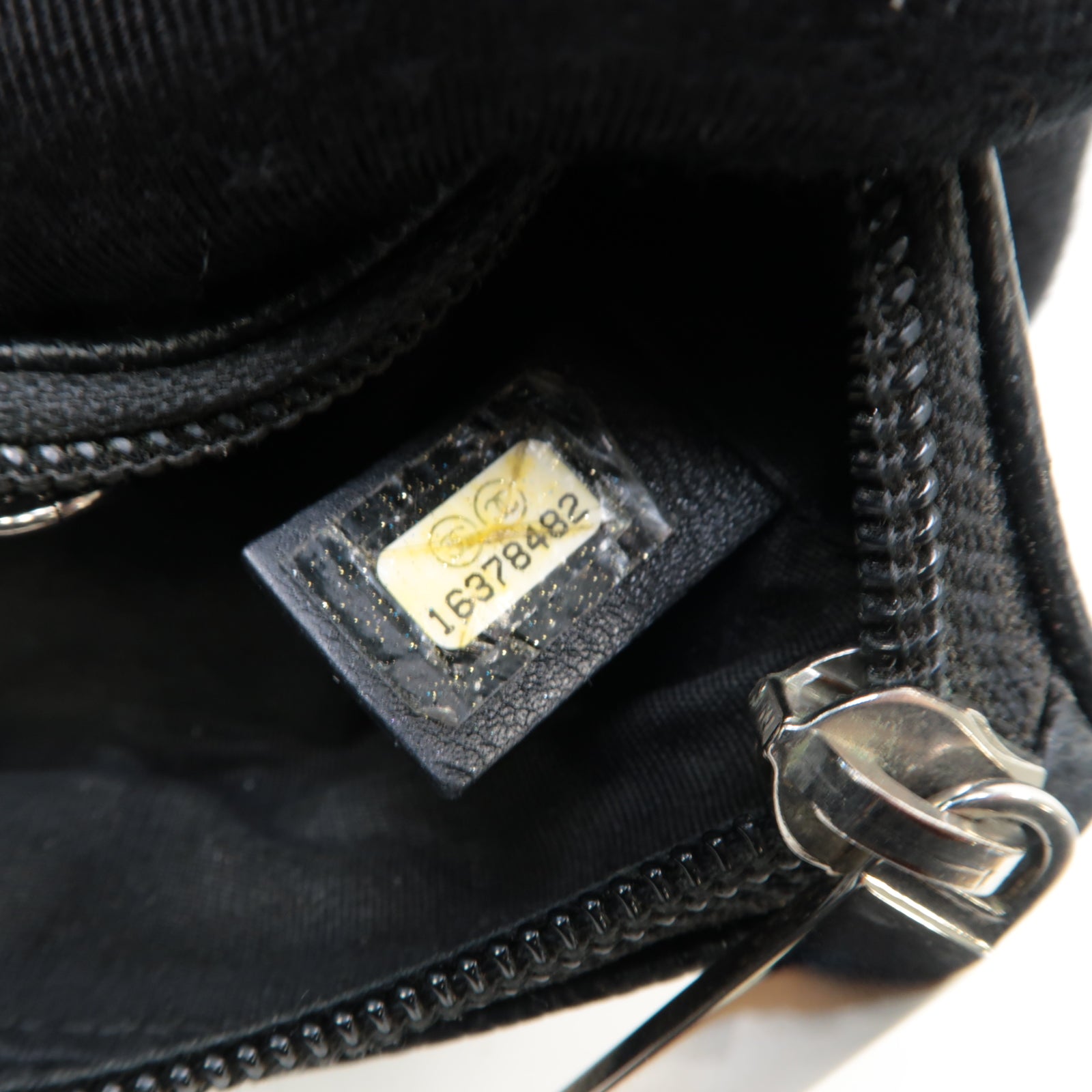 CHANEL Caviar皮革Coin Case銀扣零錢包黒色