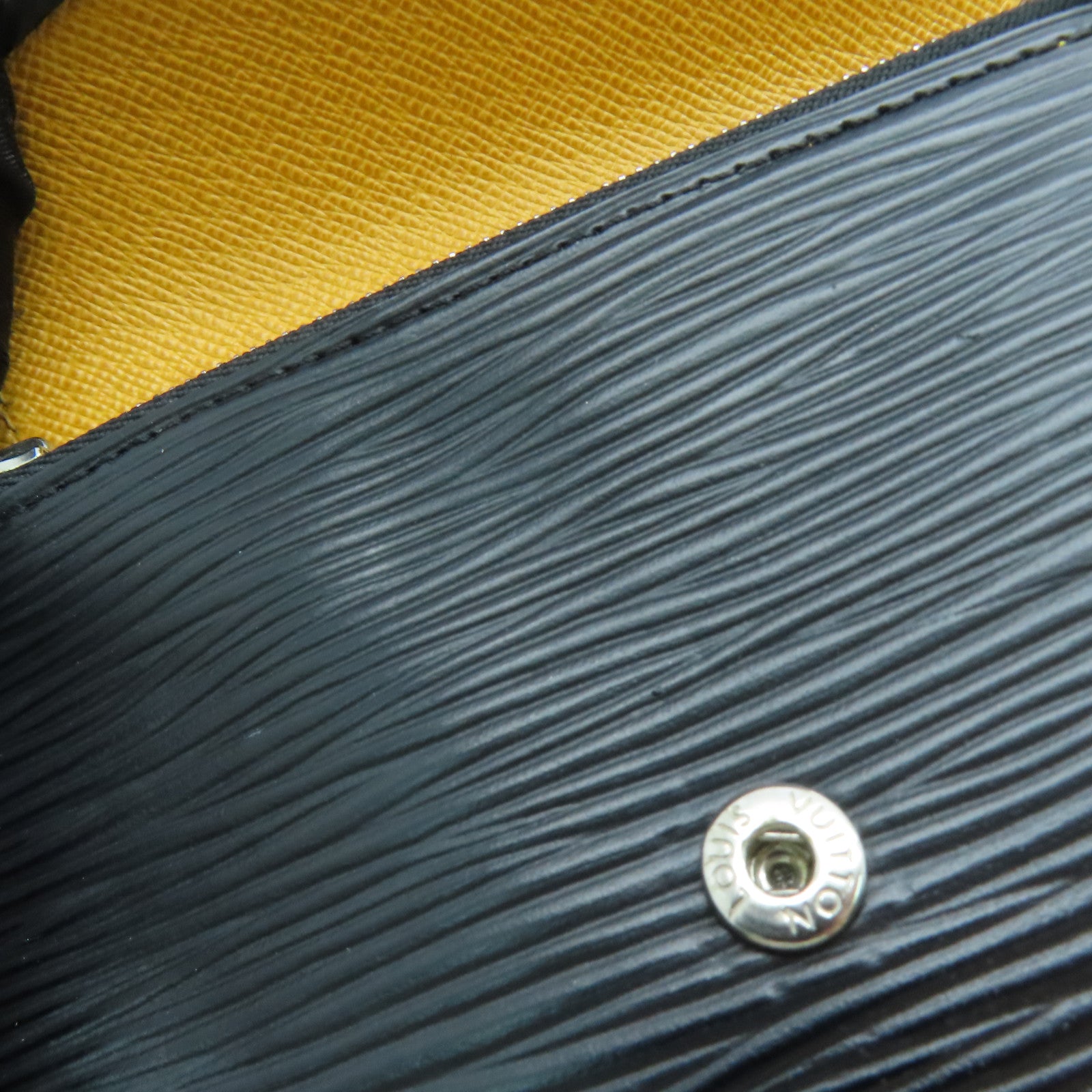 LOUIS VUITTON Epi Grenelle Wallet银扣钱包黑色