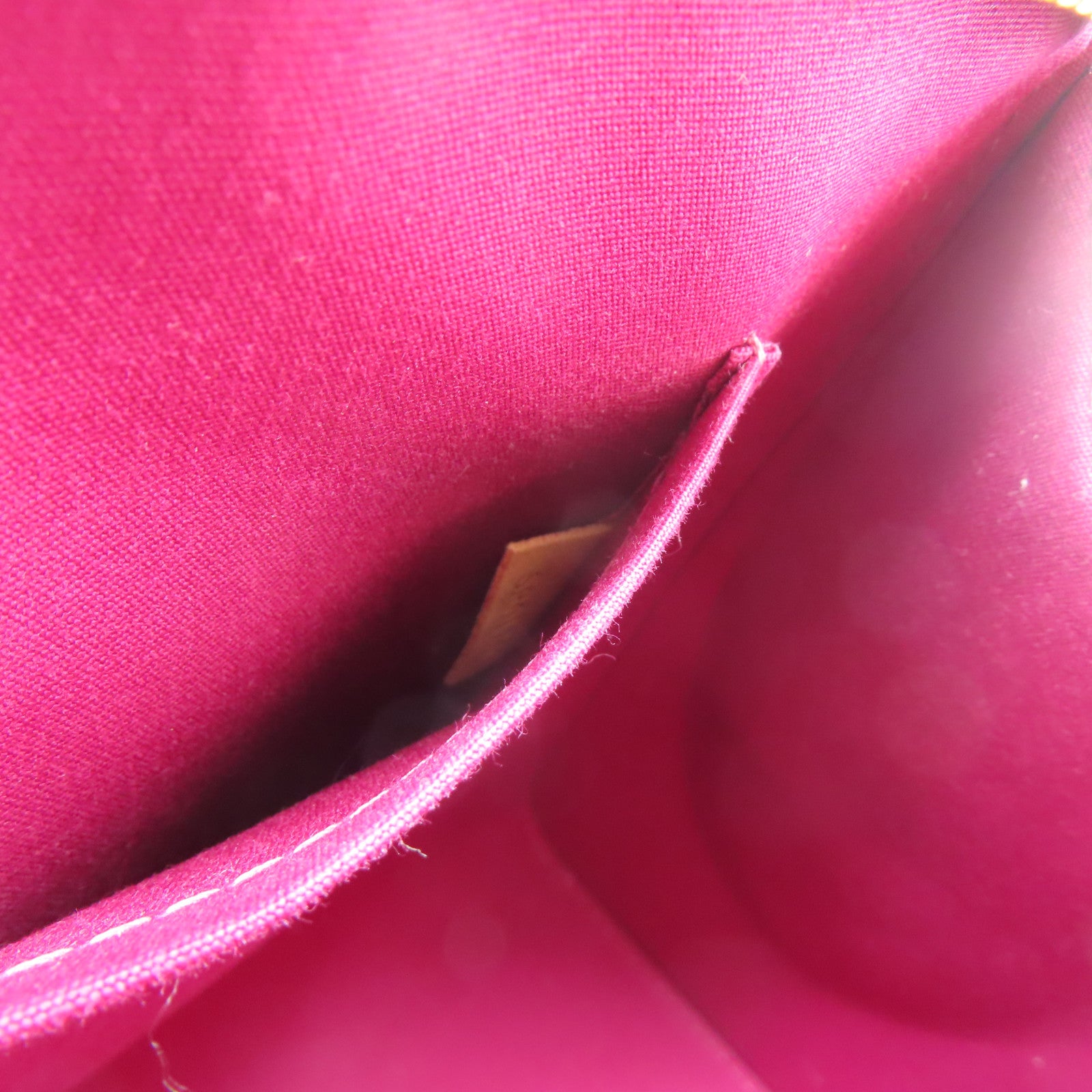 LOUIS VUITTON Monogram Vernis Brea MM金扣手挽肩背兩用袋酒紅色