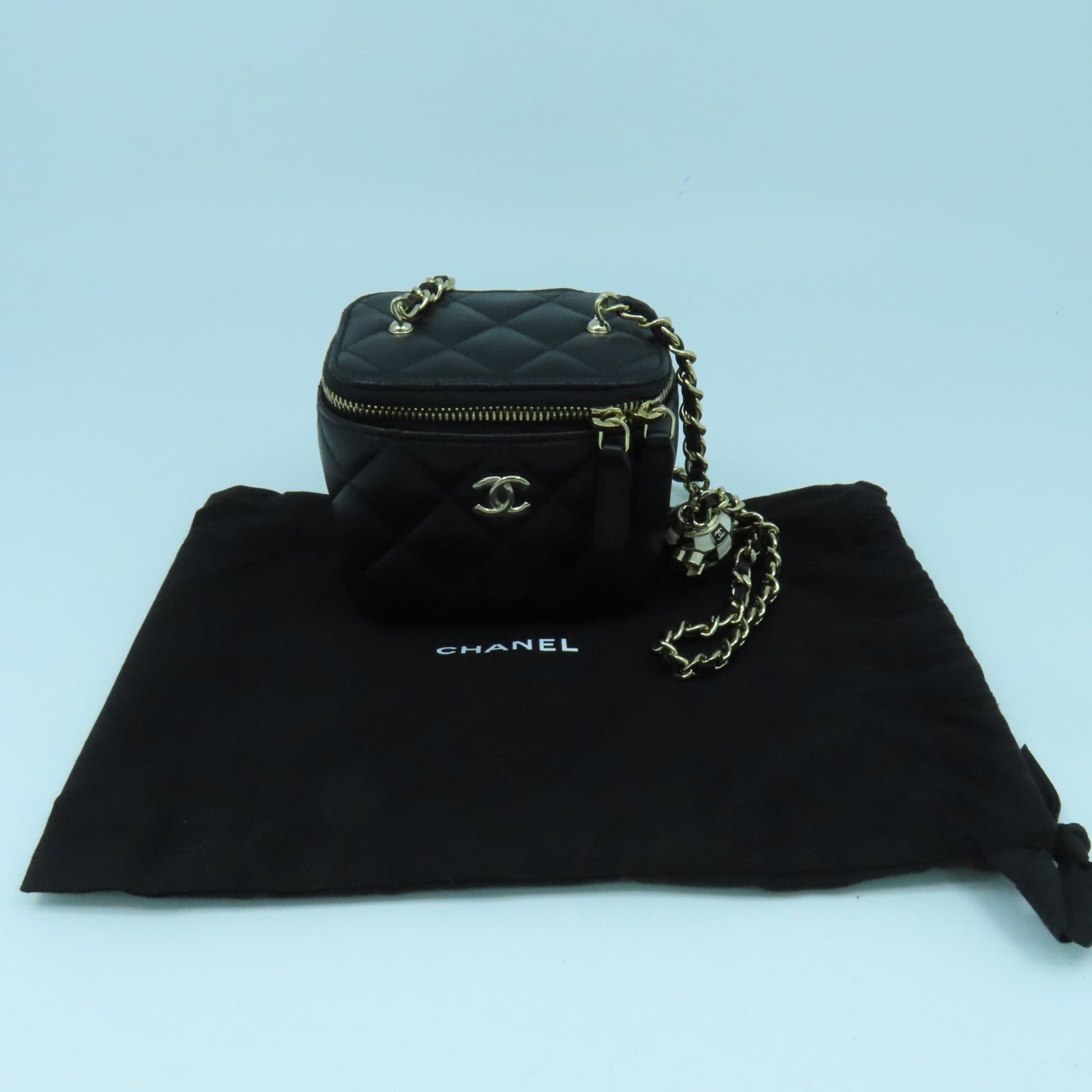 CHANEL 羊皮皮革Chain Shoulder金扣鏈帶肩背袋黑色