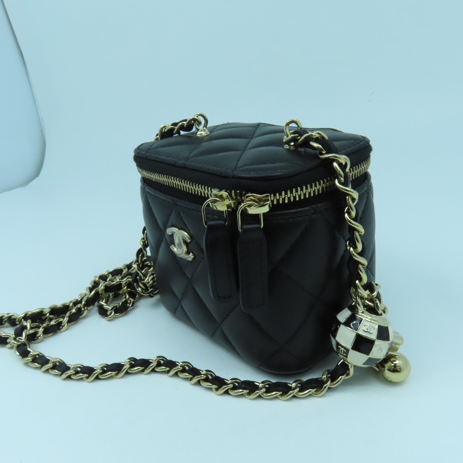 CHANEL 羊皮皮革Chain Shoulder金扣鏈帶肩背袋黑色