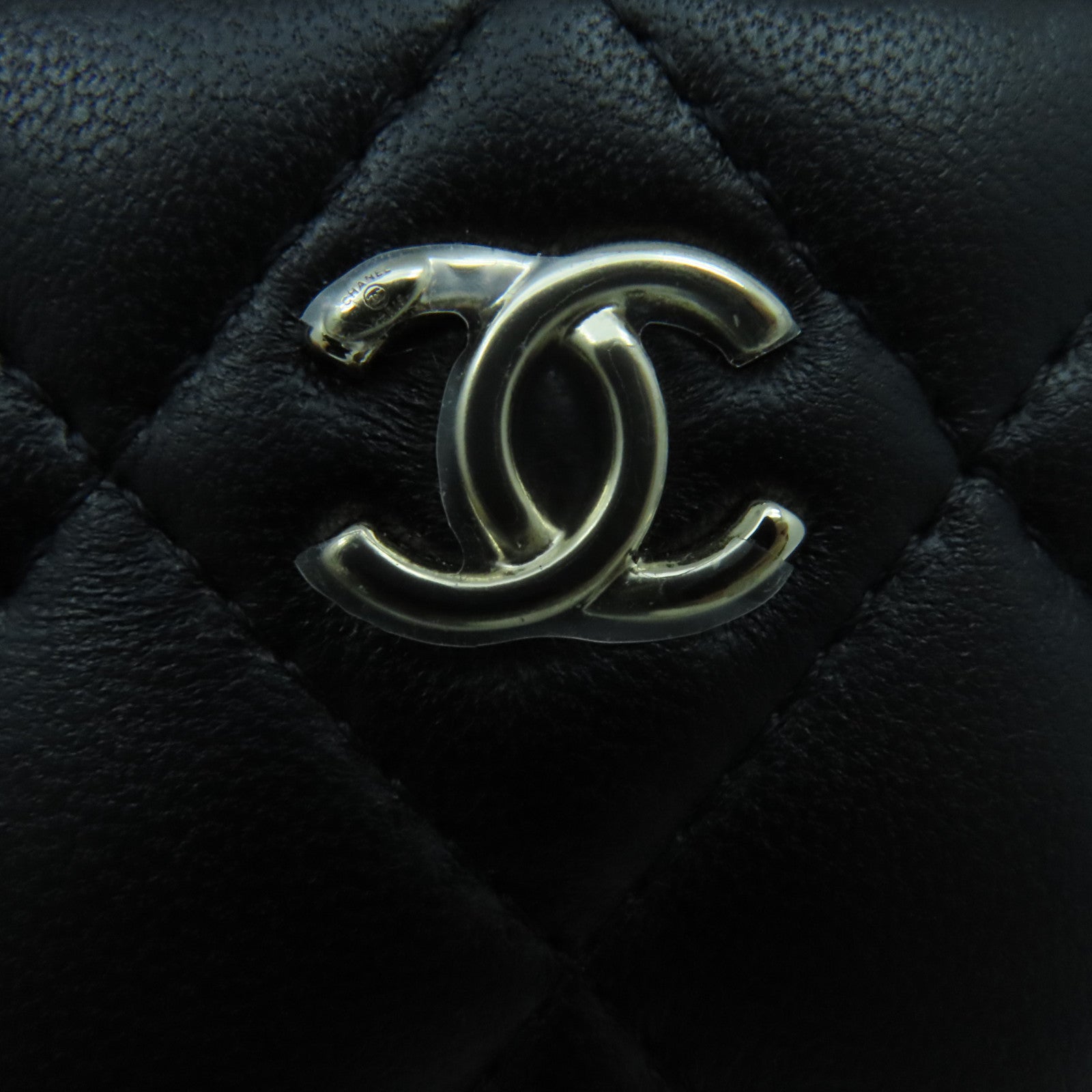 CHANEL 羊皮皮革Chain Shoulder金扣鏈帶肩背袋黑色