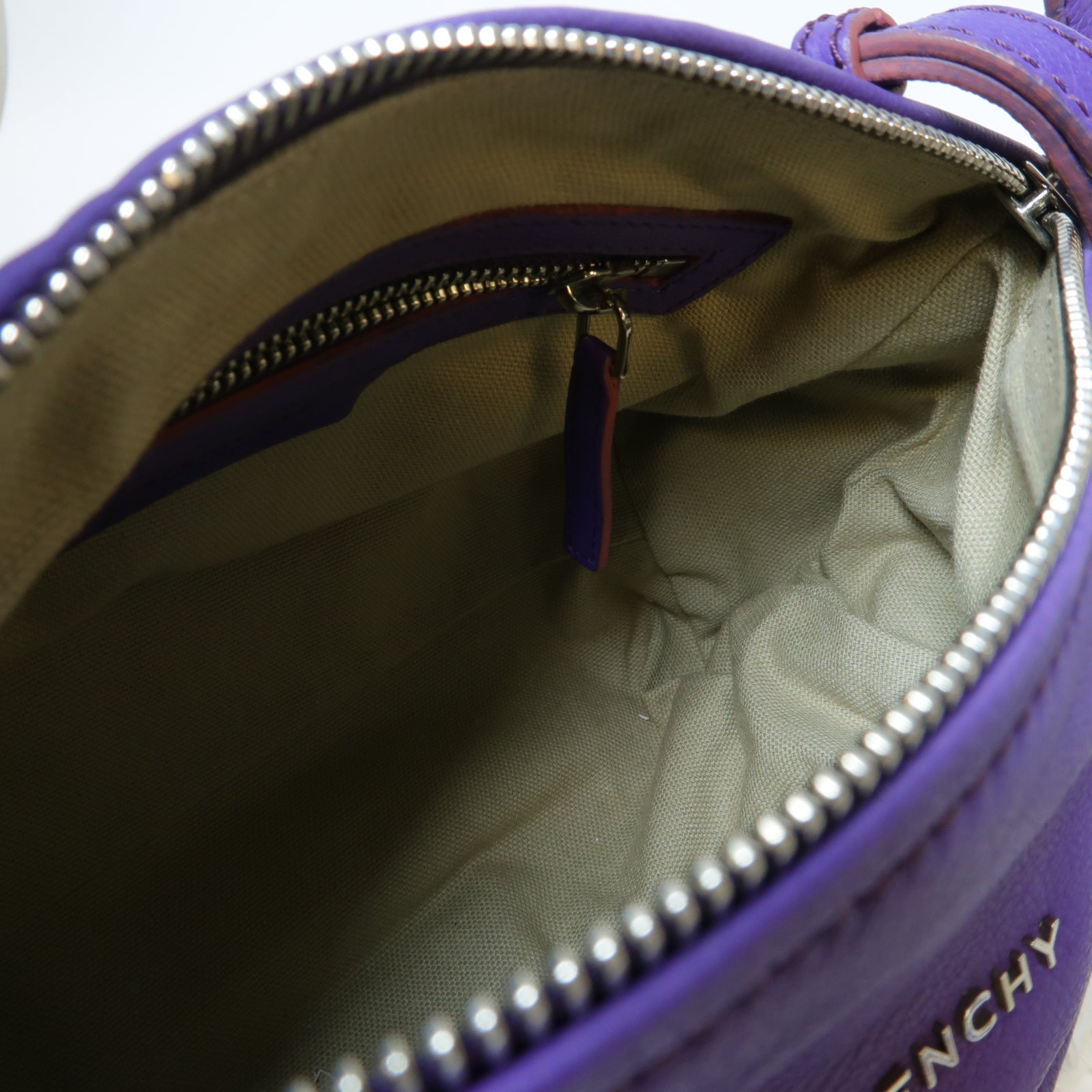 GIVENCHY 皮革Pandora銀扣肩背袋紫色