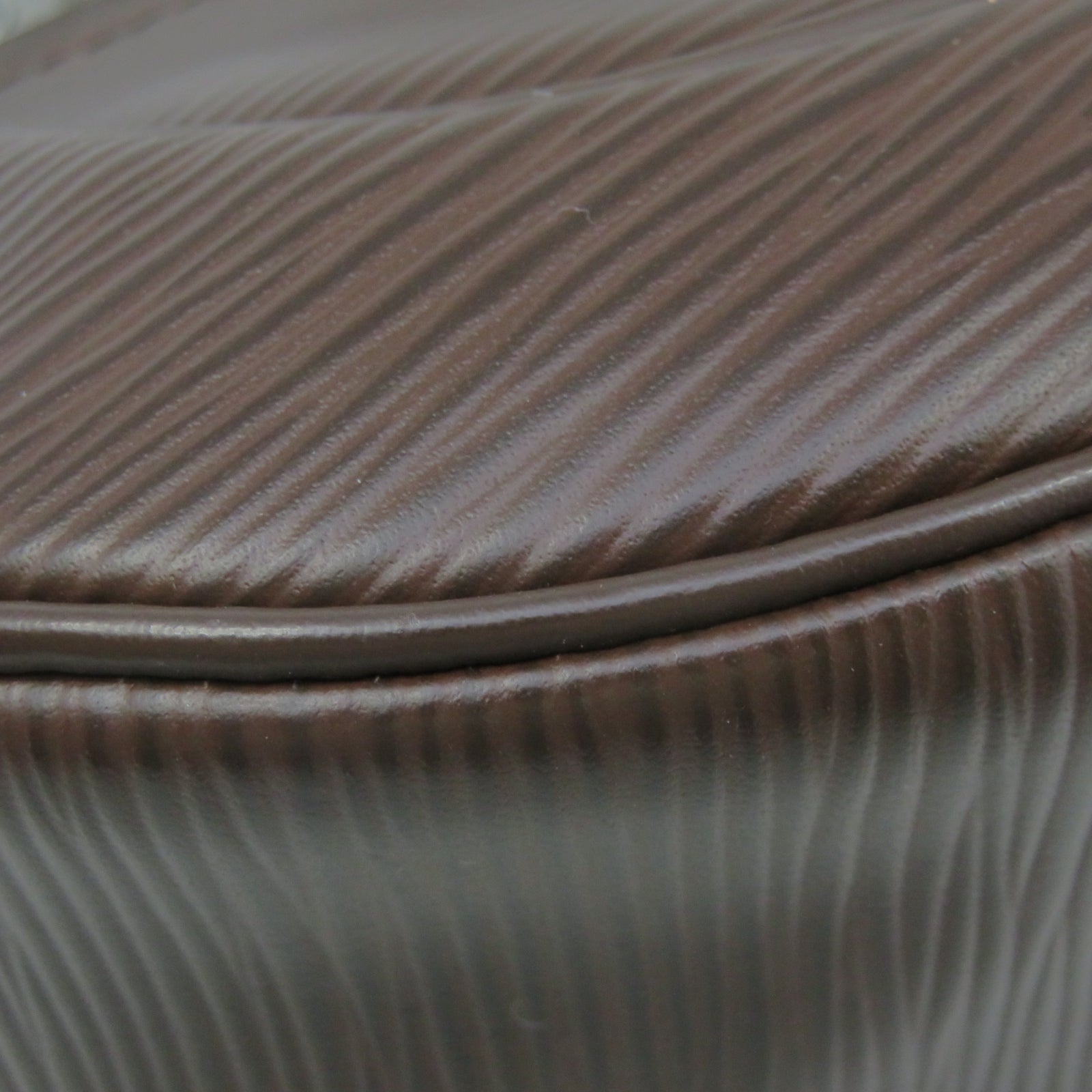 LOUIS VUITTON Epi Dhanura PM silver buckle shoulder shoulder bag brown
