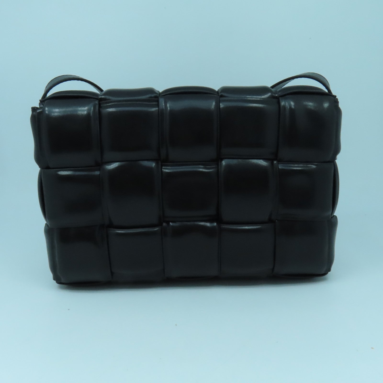 BOTTEGA VENETA 羊皮皮革Padded Cassette金扣肩背袋黑色
