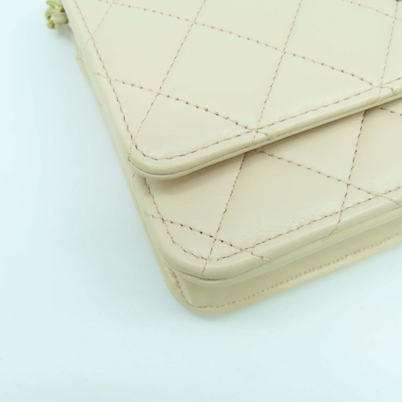 CHANEL 菱格牛皮皮革Chain Shoulder Bag金扣鏈帶肩背袋米色