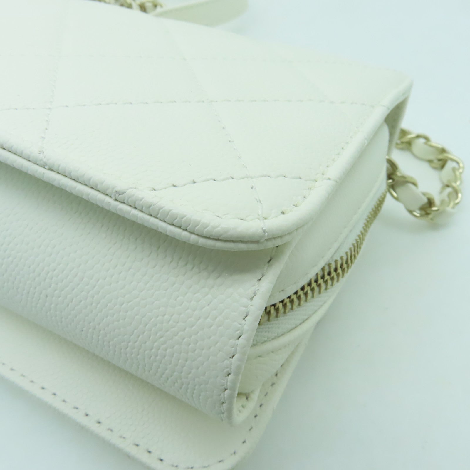CHANEL 菱格Caviar皮革Mini Flap金扣鏈帶肩背袋白色