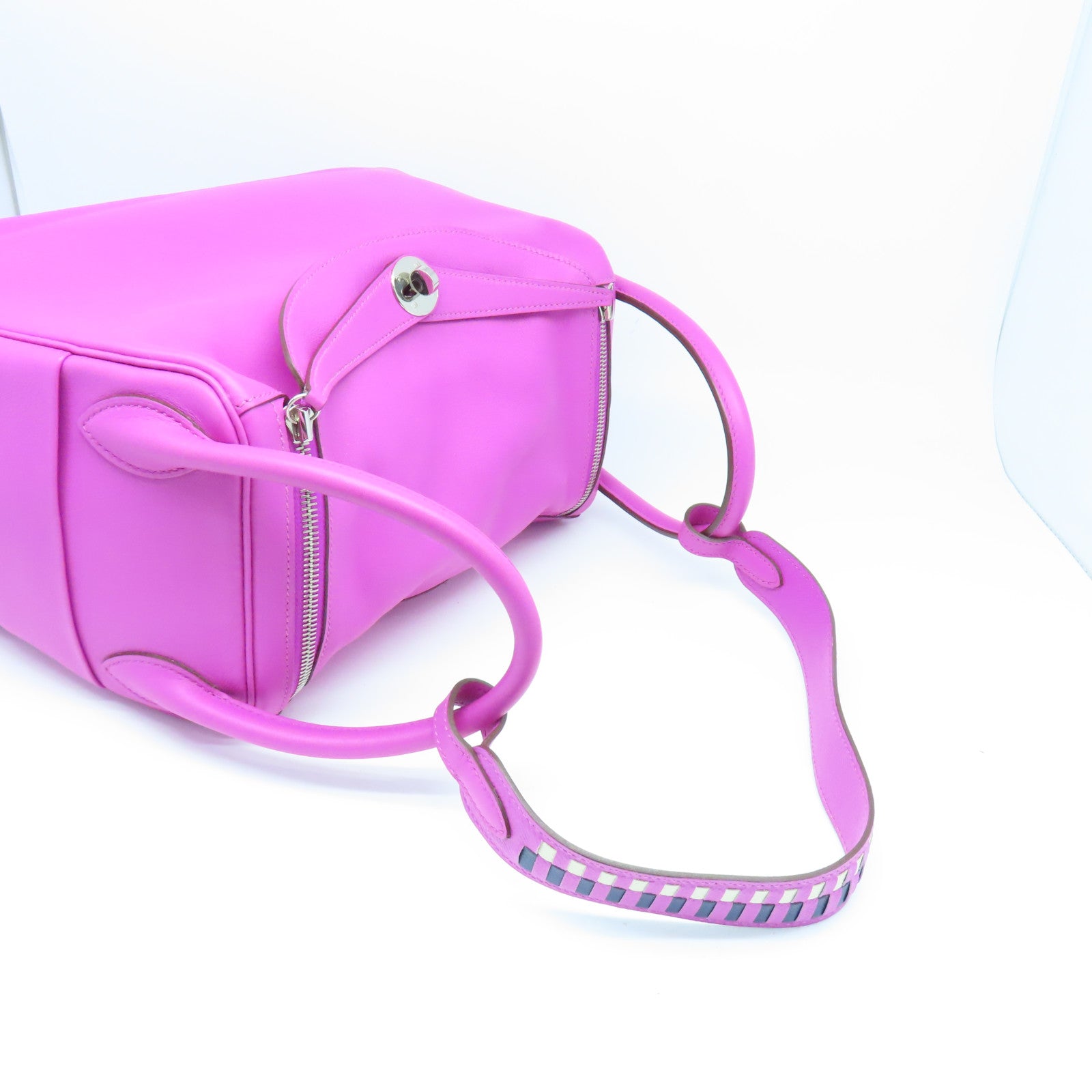 HERMES 【激減優惠】Swift皮革Lindy 30銀扣手挽肩背兩用袋Magnolia玉蘭紫色