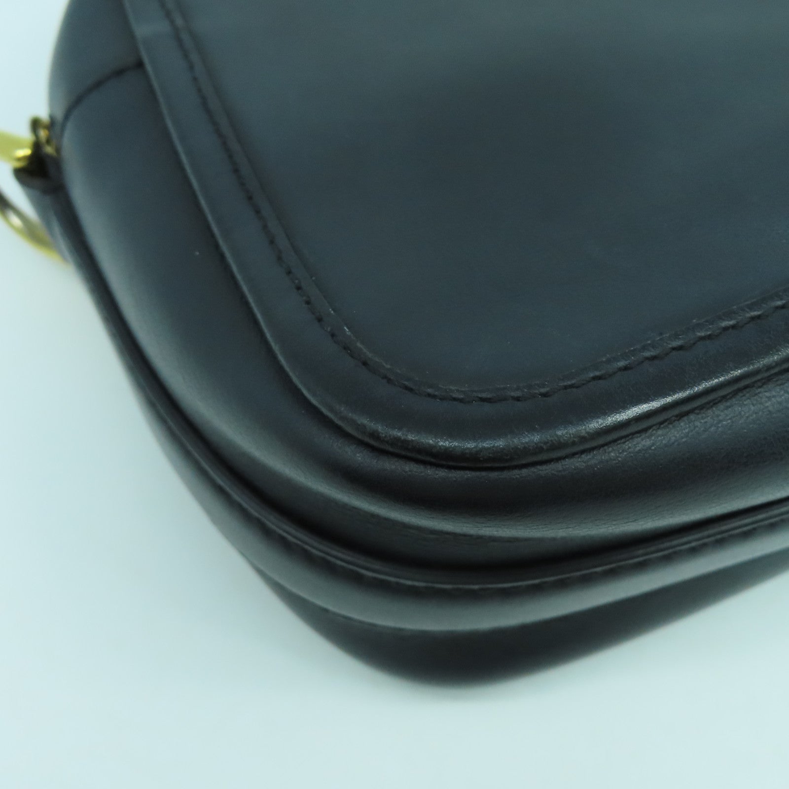 FENDI 牛皮皮革Shoulder Bag金扣肩背袋