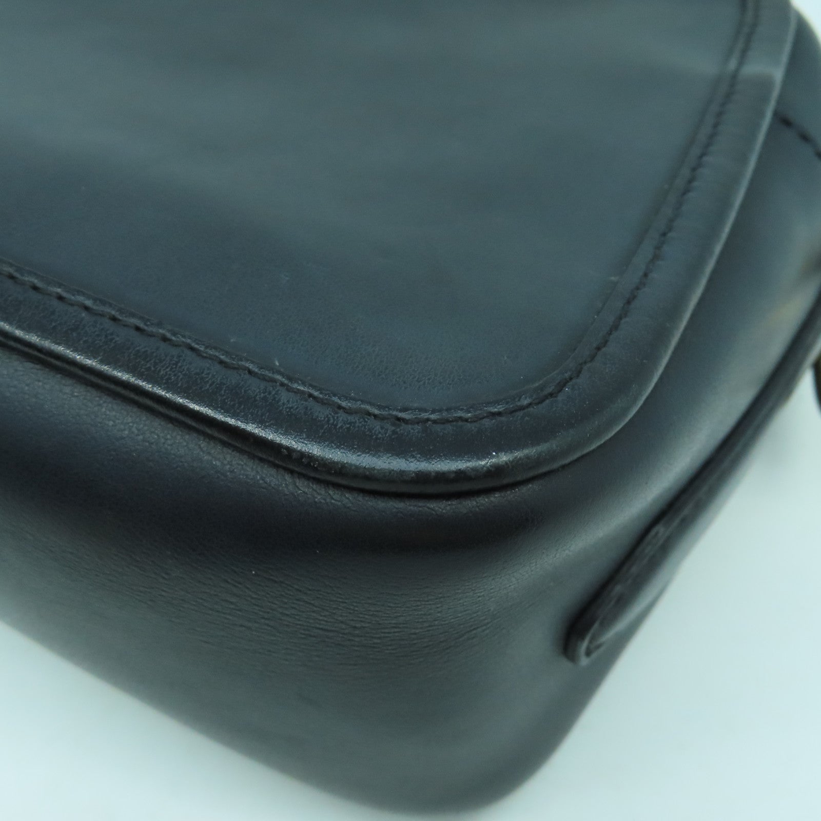 FENDI 牛皮皮革Shoulder Bag金扣肩背袋