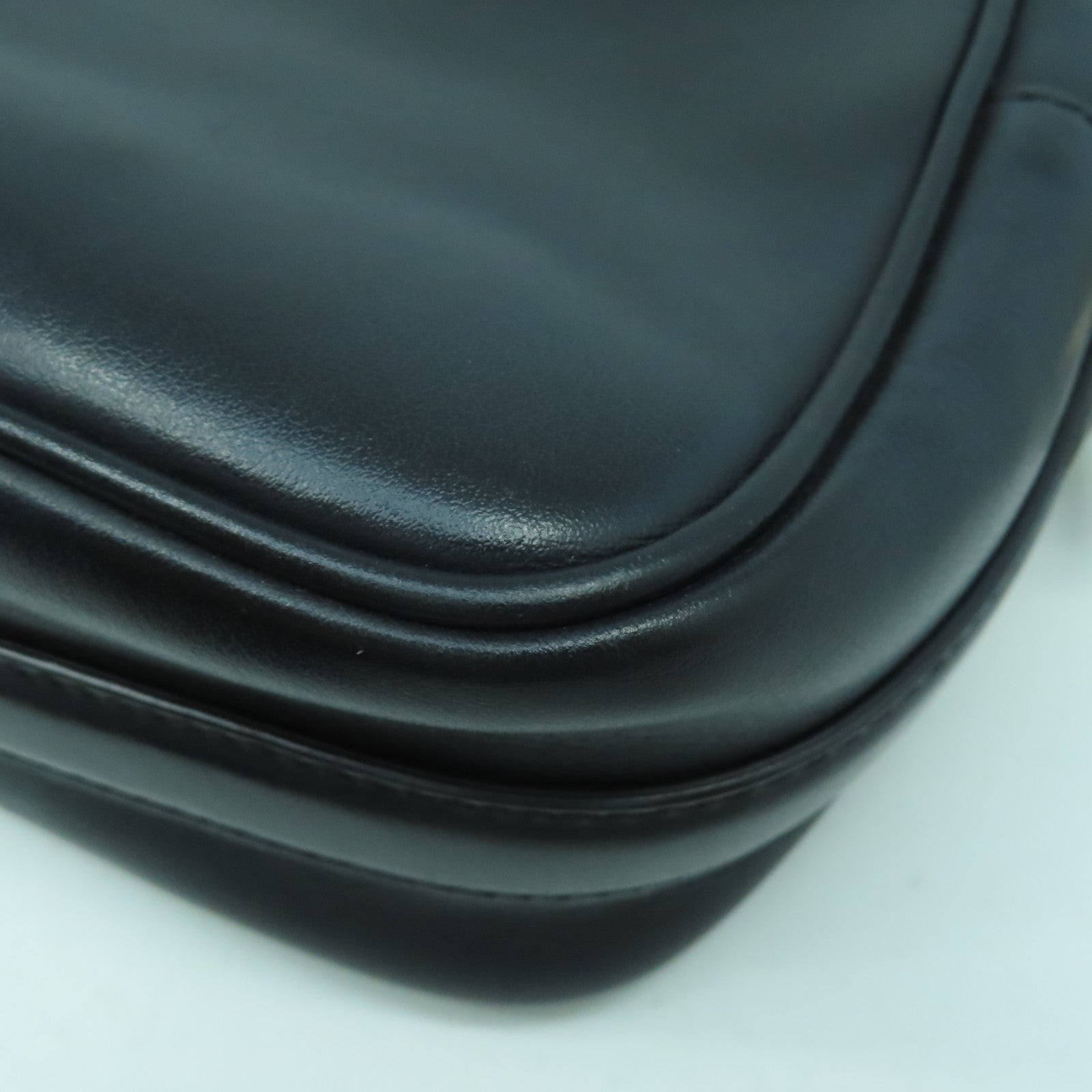 FENDI 牛皮皮革Shoulder Bag金扣肩背袋