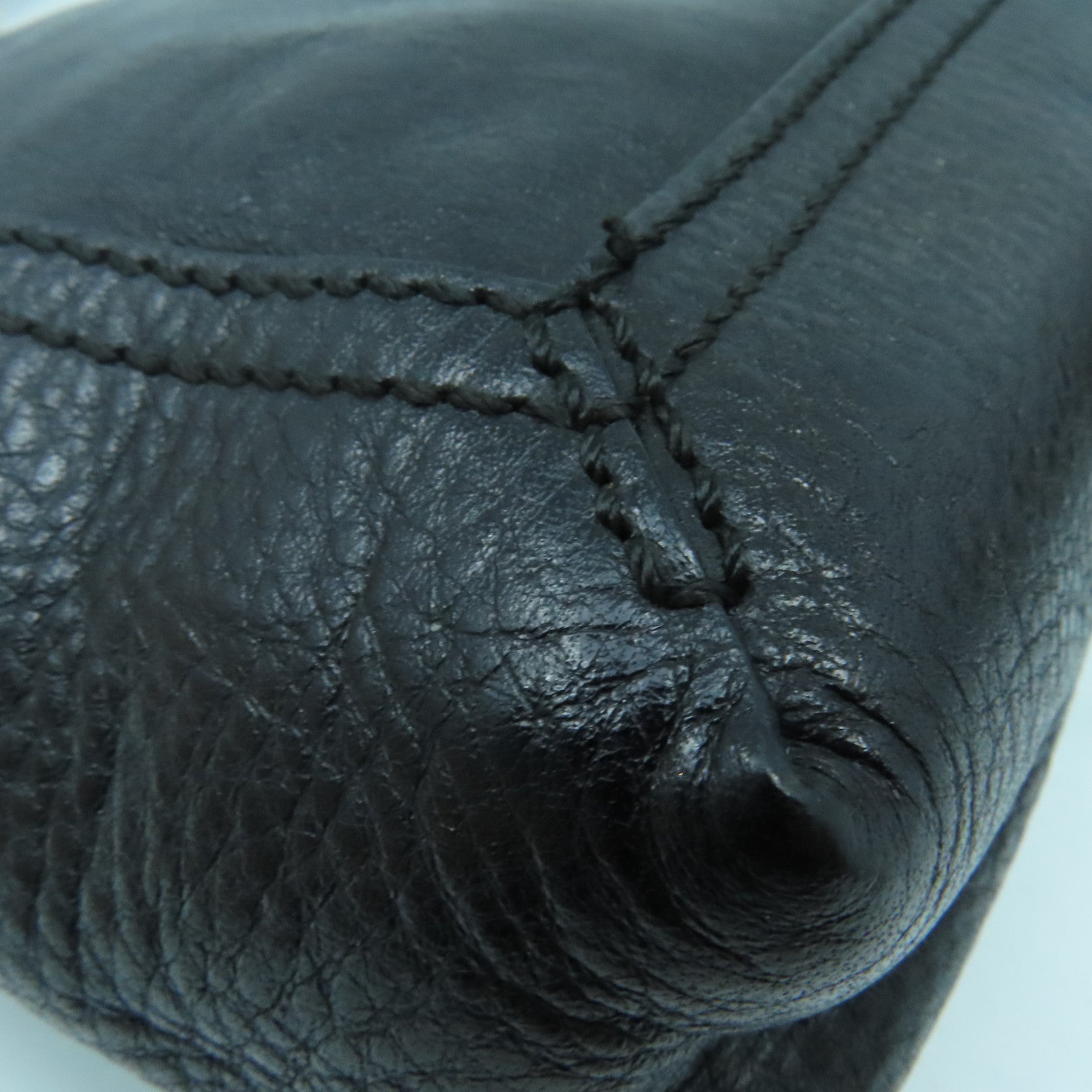 FENDI 牛皮皮革Shoulder Bag金扣肩背袋黑色