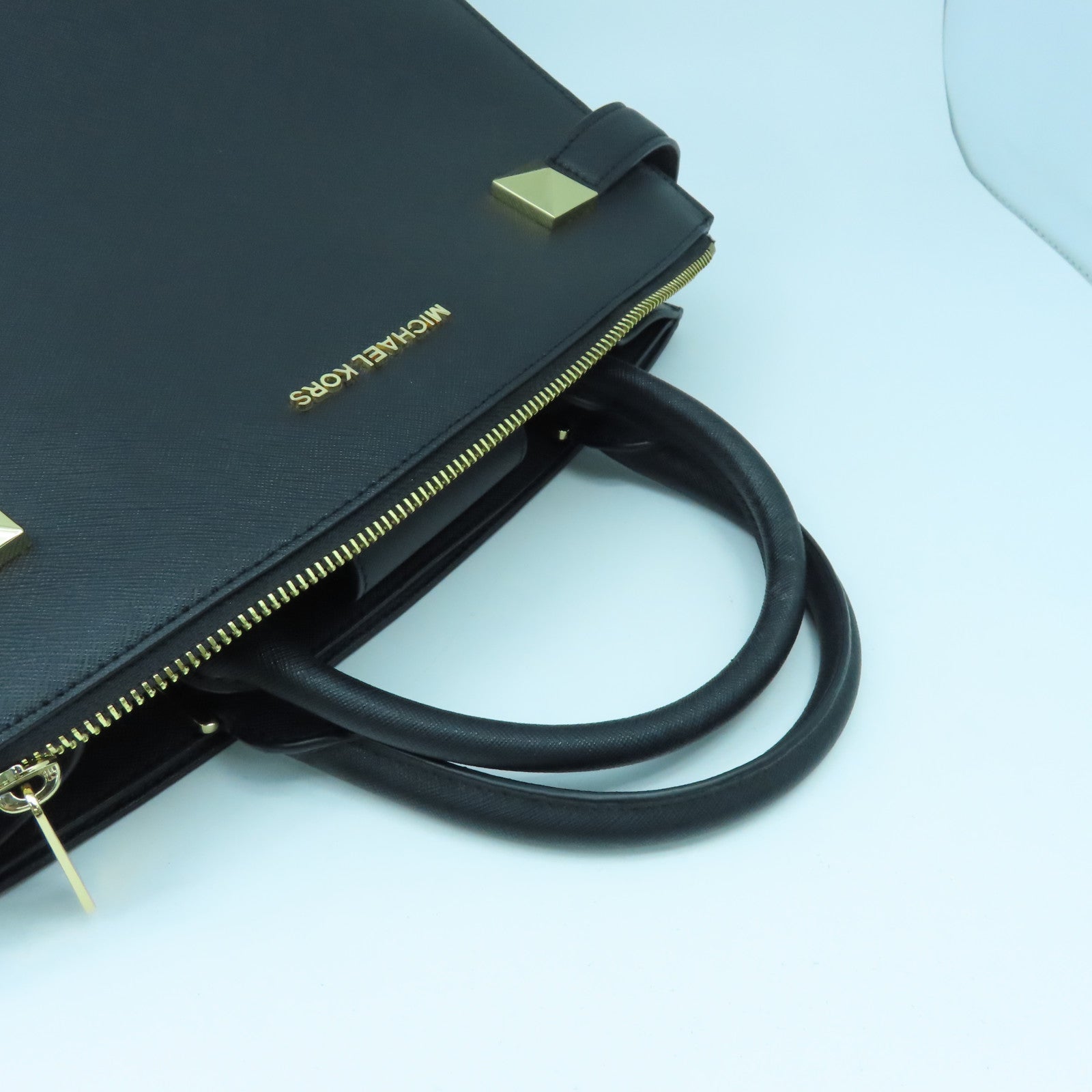 Michael Kors 牛皮皮革2 Way Shoulder金扣手挽肩背兩用袋黑色