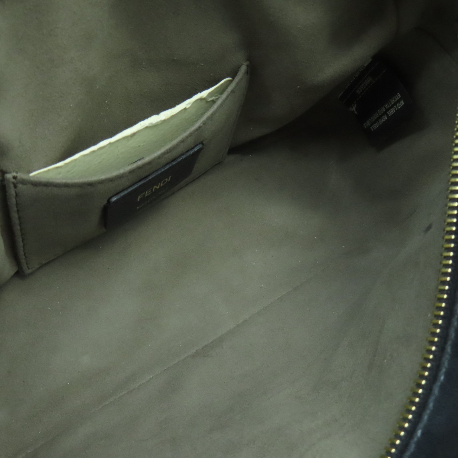 FENDI 牛皮皮革Shoulder Bag金扣肩背袋