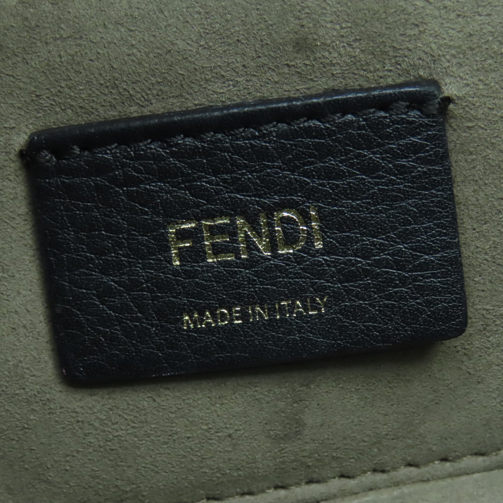 FENDI 牛皮皮革Shoulder Bag金扣肩背袋