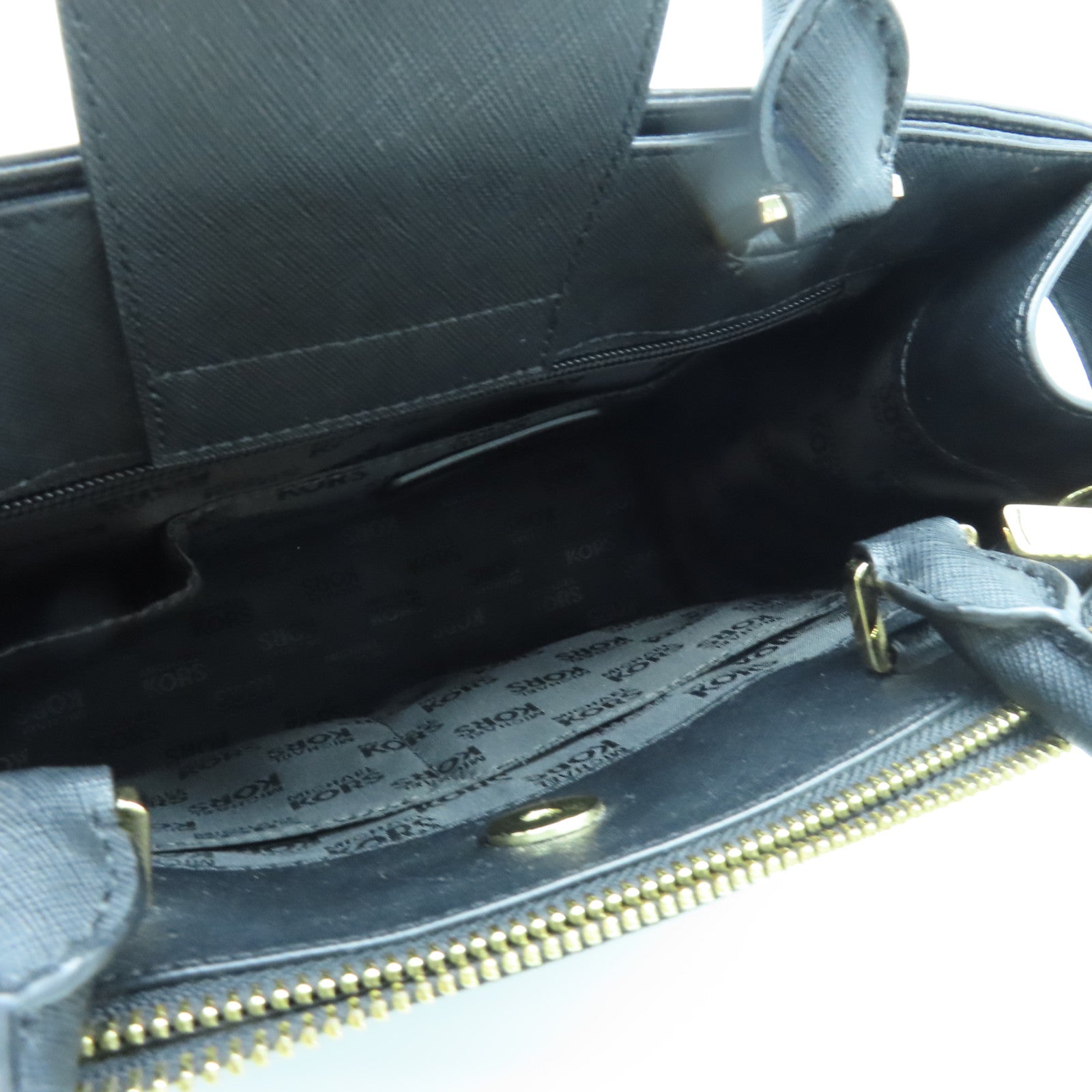 Michael Kors 牛皮皮革2 Way Shoulder金扣手挽肩背兩用袋黑色
