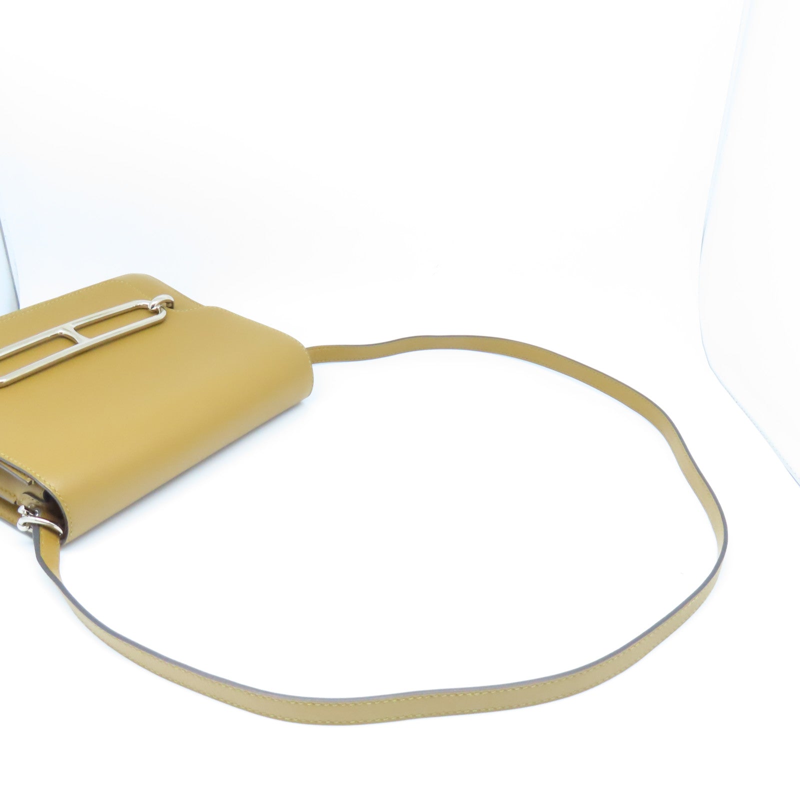 HERMES Evercolour Leather Roulis 23 Shoulder Bag Caramel Brown Silver Buckle
