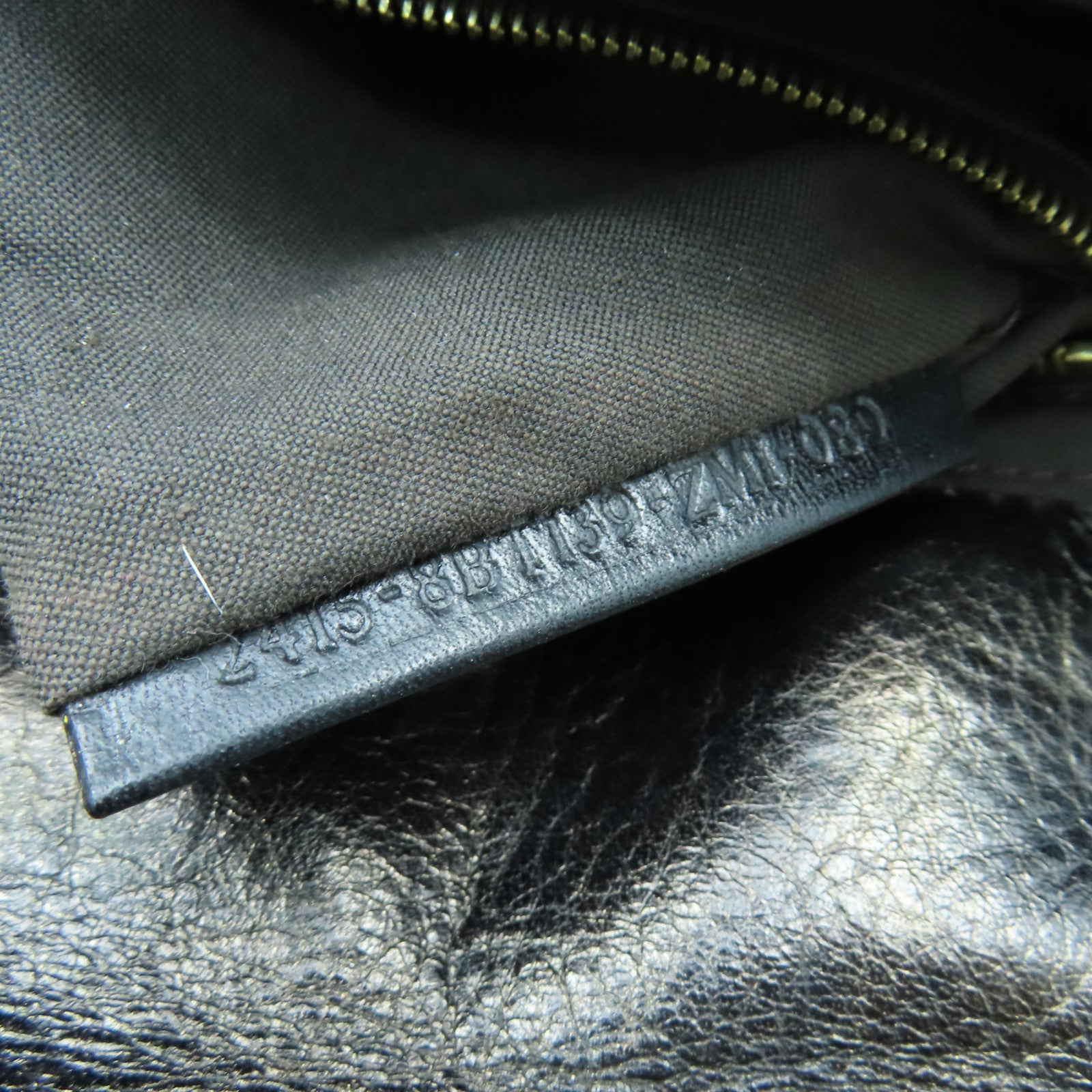 FENDI 牛皮皮革Shoulder Bag金扣肩背袋黑色